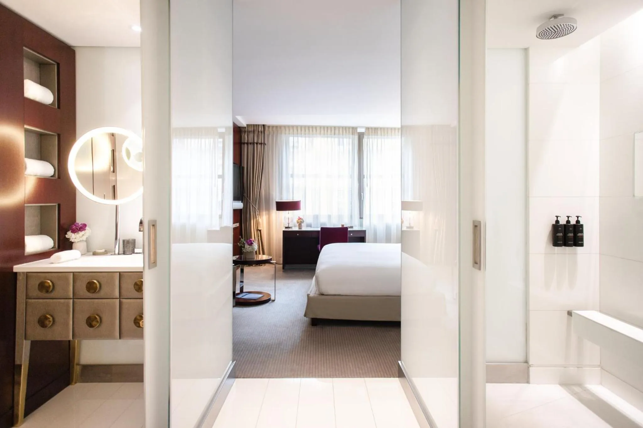 Superior Double Room in Mandarin Oriental, Paris