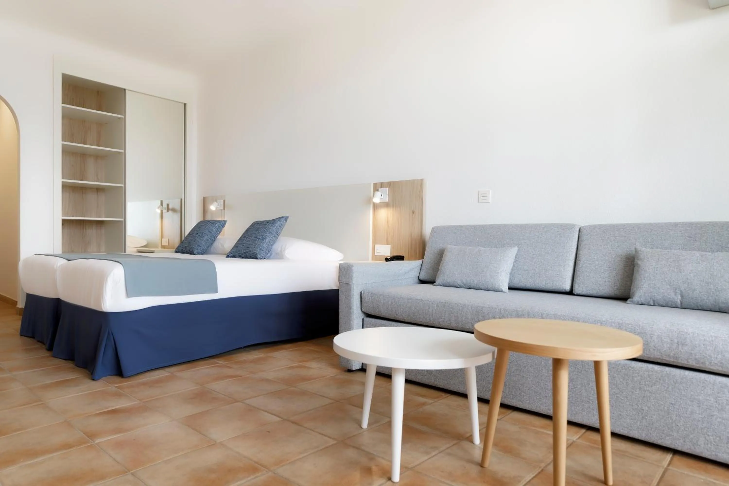  Premium Studio with Large Balcony - single occupancy in Sport Hotel Monte Feliz - powered by Playitas