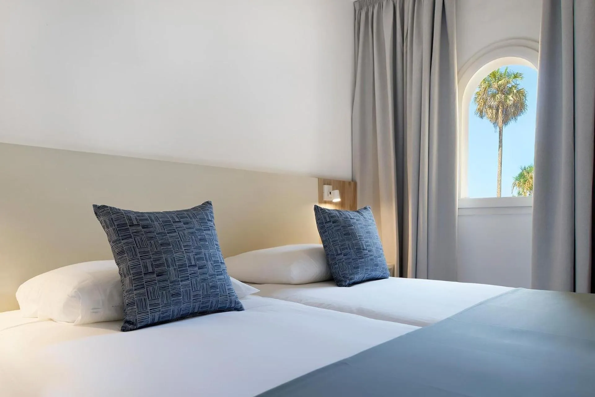 Two-Bedroom Apartment with Large Terrace in Sport Hotel Monte Feliz - powered by Playitas