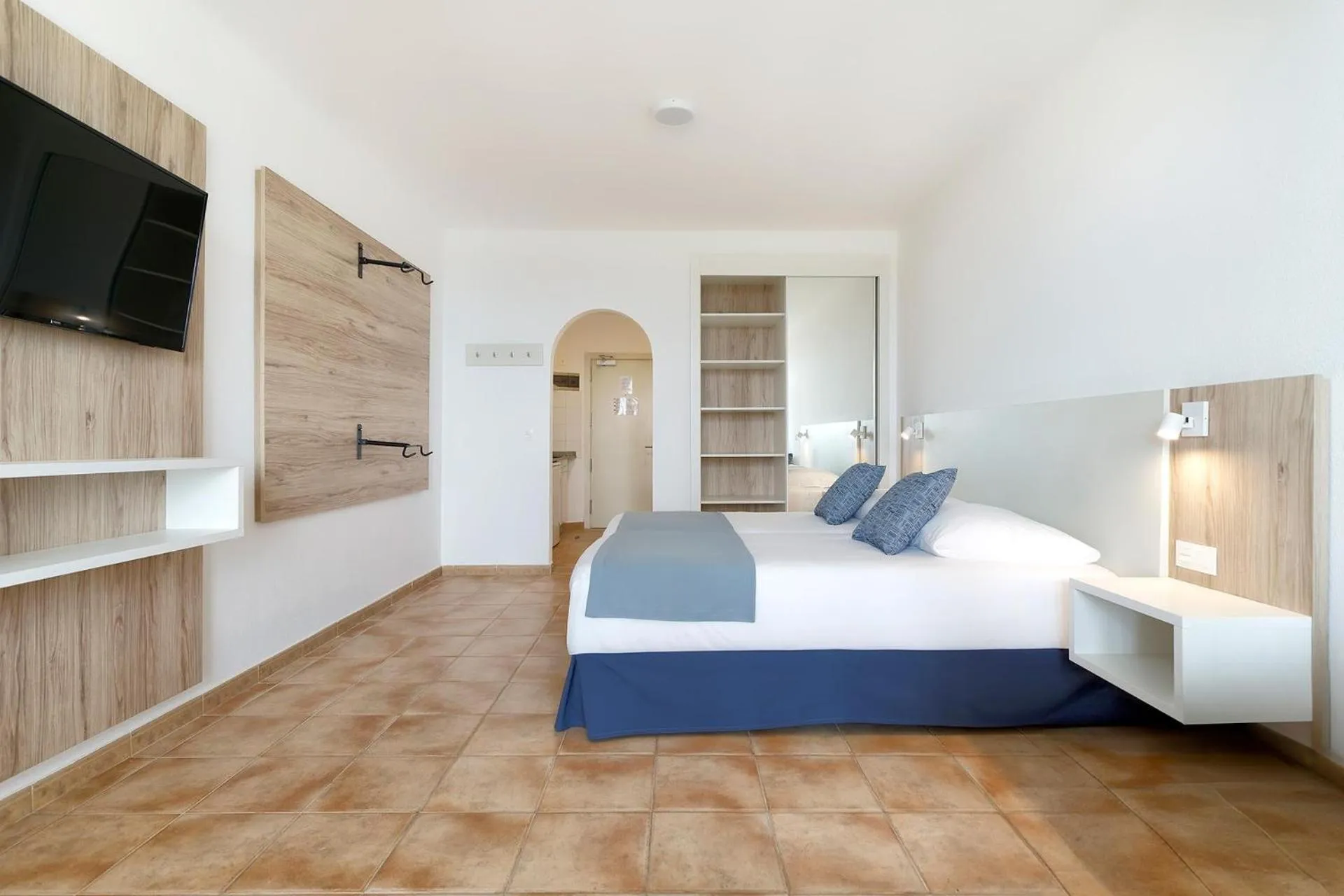 Studio with Large Terrace and Bike Holders - single occupancy in Sport Hotel Monte Feliz - powered by Playitas