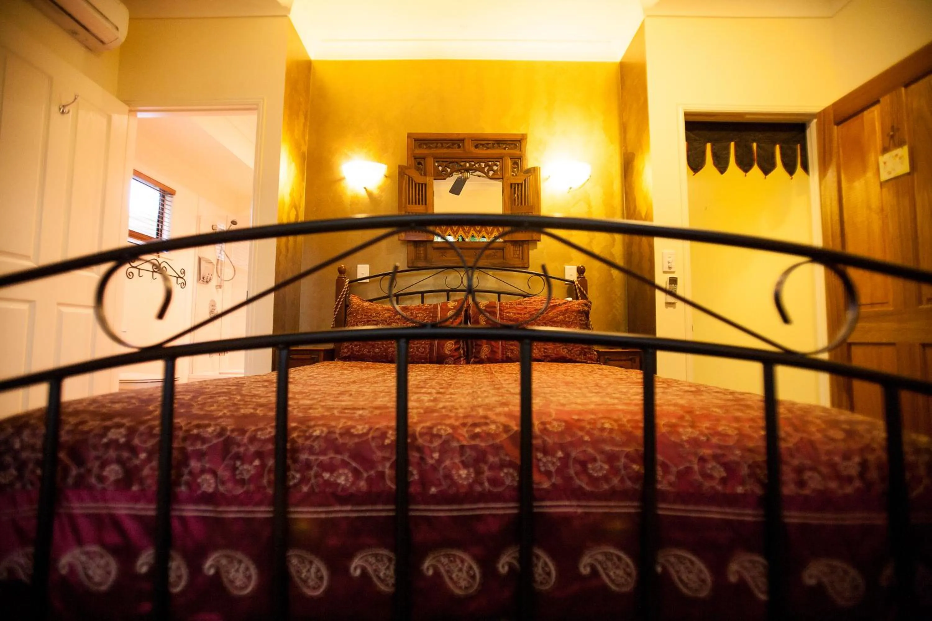 Deluxe Hotel Room - No Pets & Not a Cabin in Mt Cotton Retreat