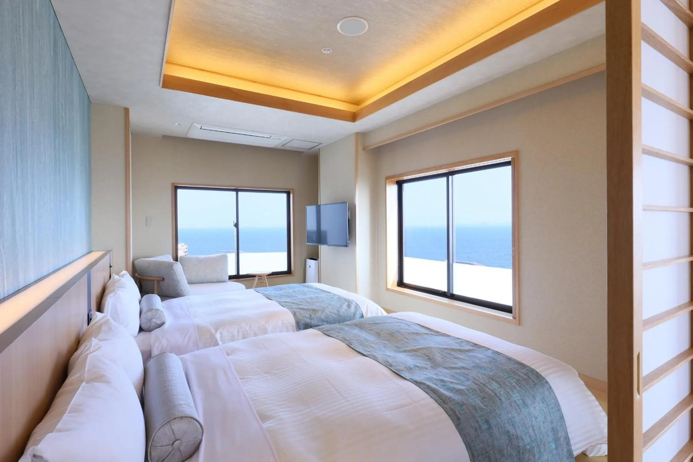 Suite with Sea View in Hotel Meizanso