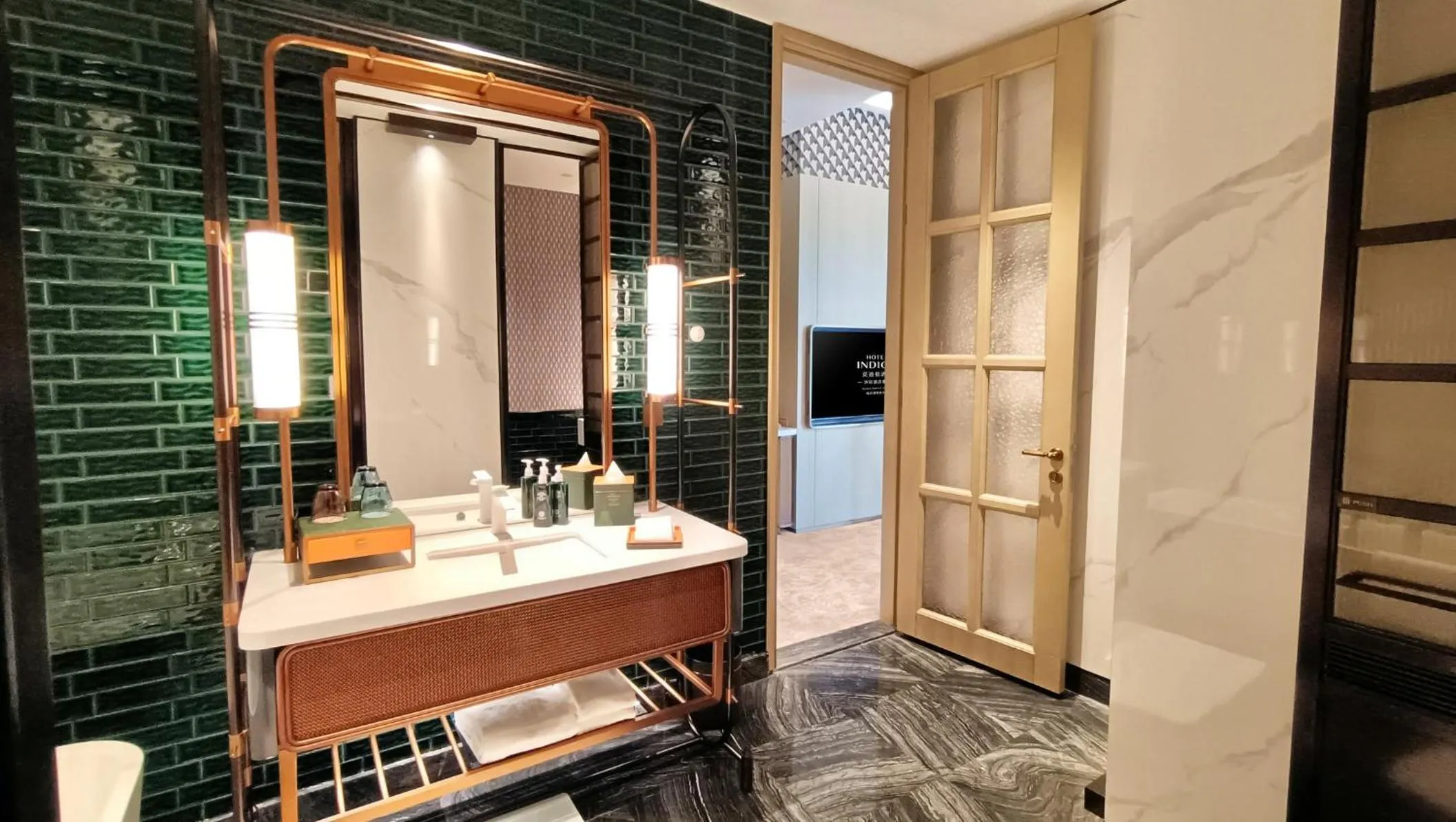 King Suite in Hotel Indigo Harbin Central Avenue by IHG