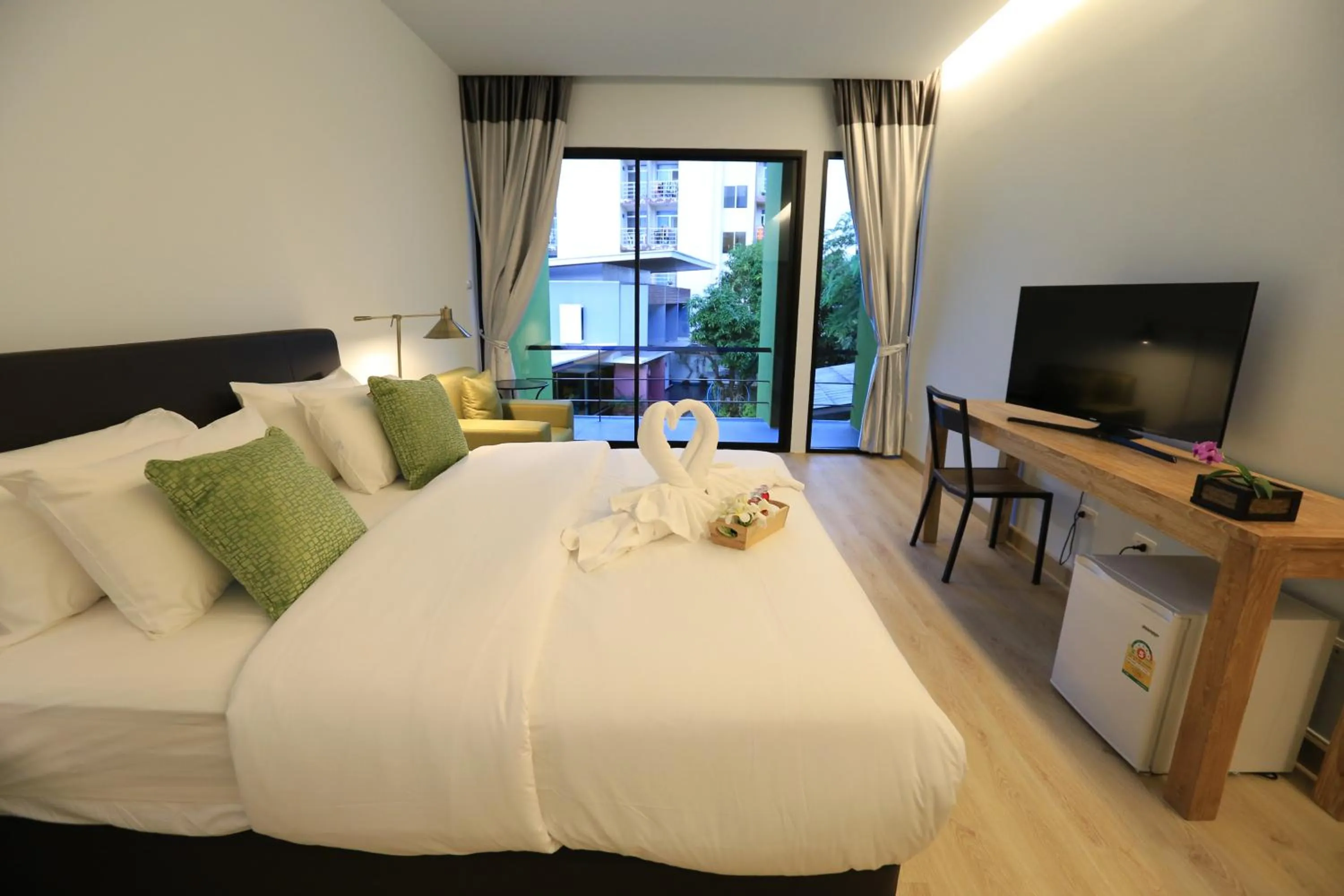 Deluxe Double Room in The White Elephant Home