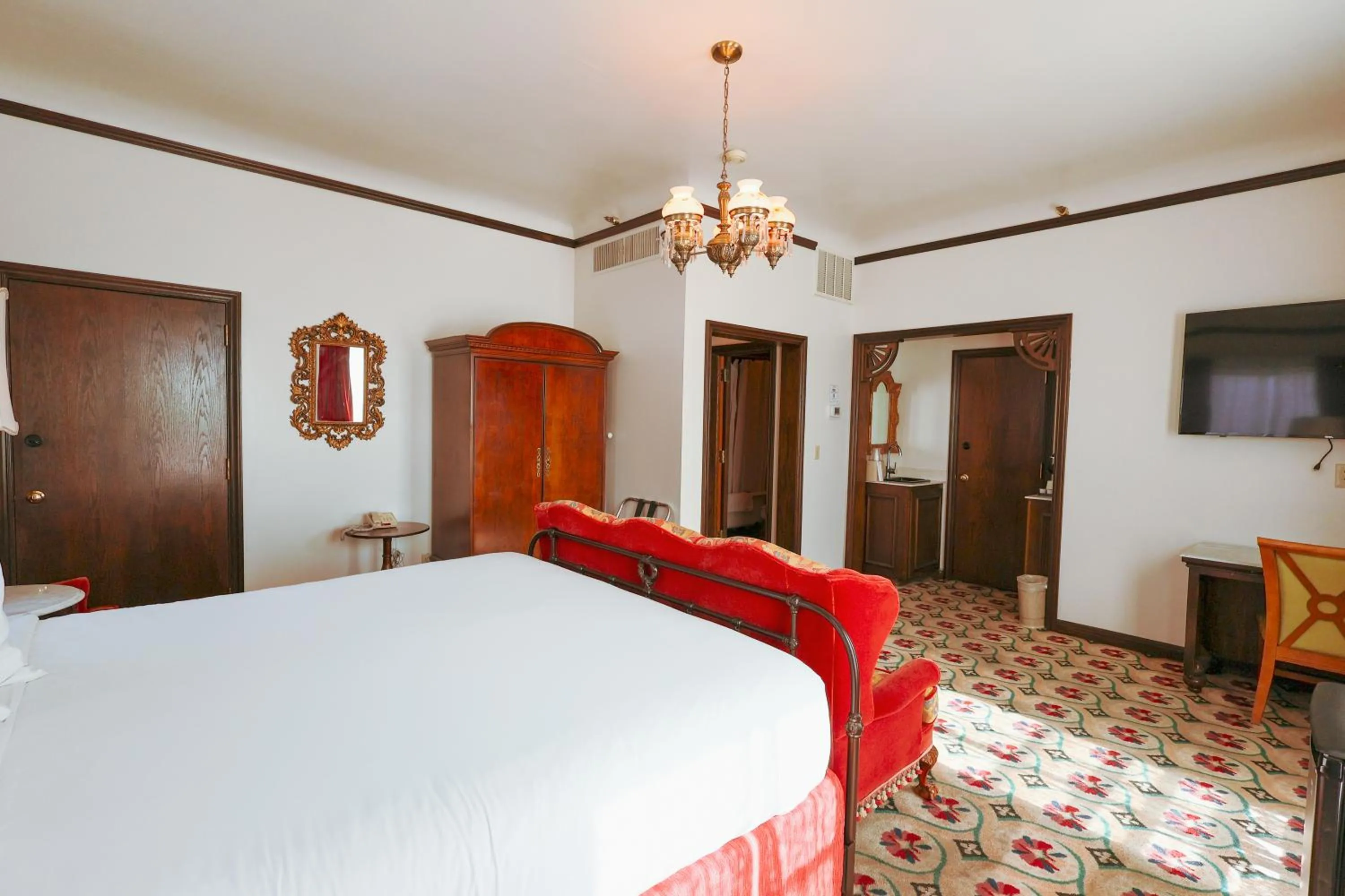 Junior Suite in Mizpah Hotel