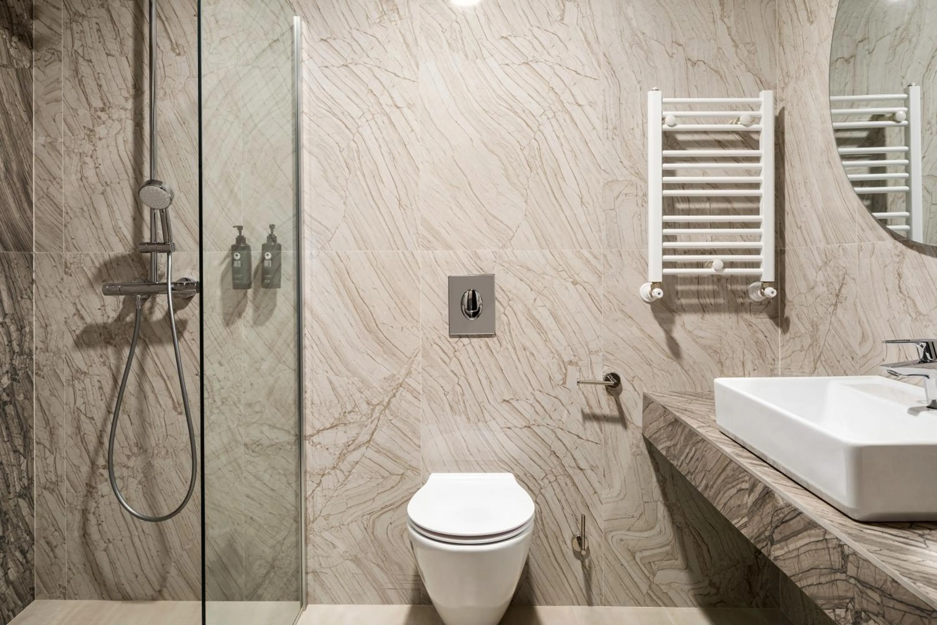 Standard Queen Room in Ramada by Wyndham Bucharest Otopeni Airport