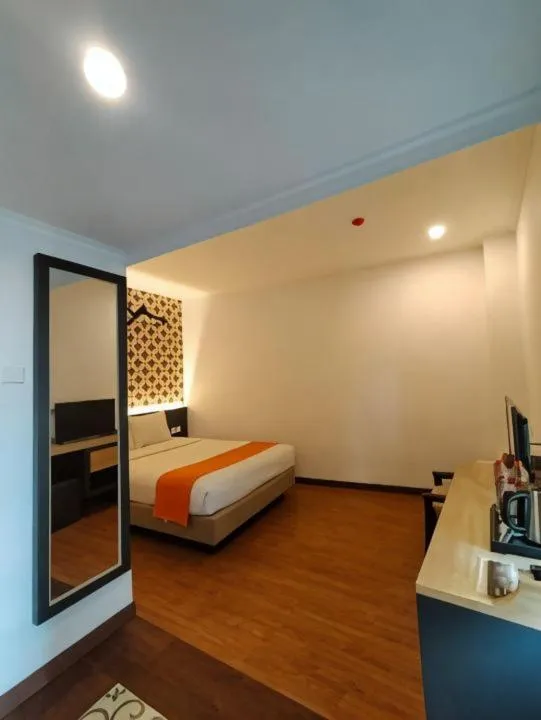 Deluxe Room in Front One Boutique Tugu Muda Semarang