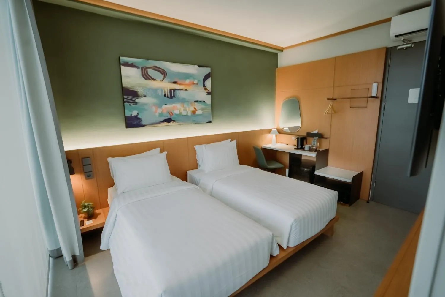 Superior Twin Room in Jiro Hotel