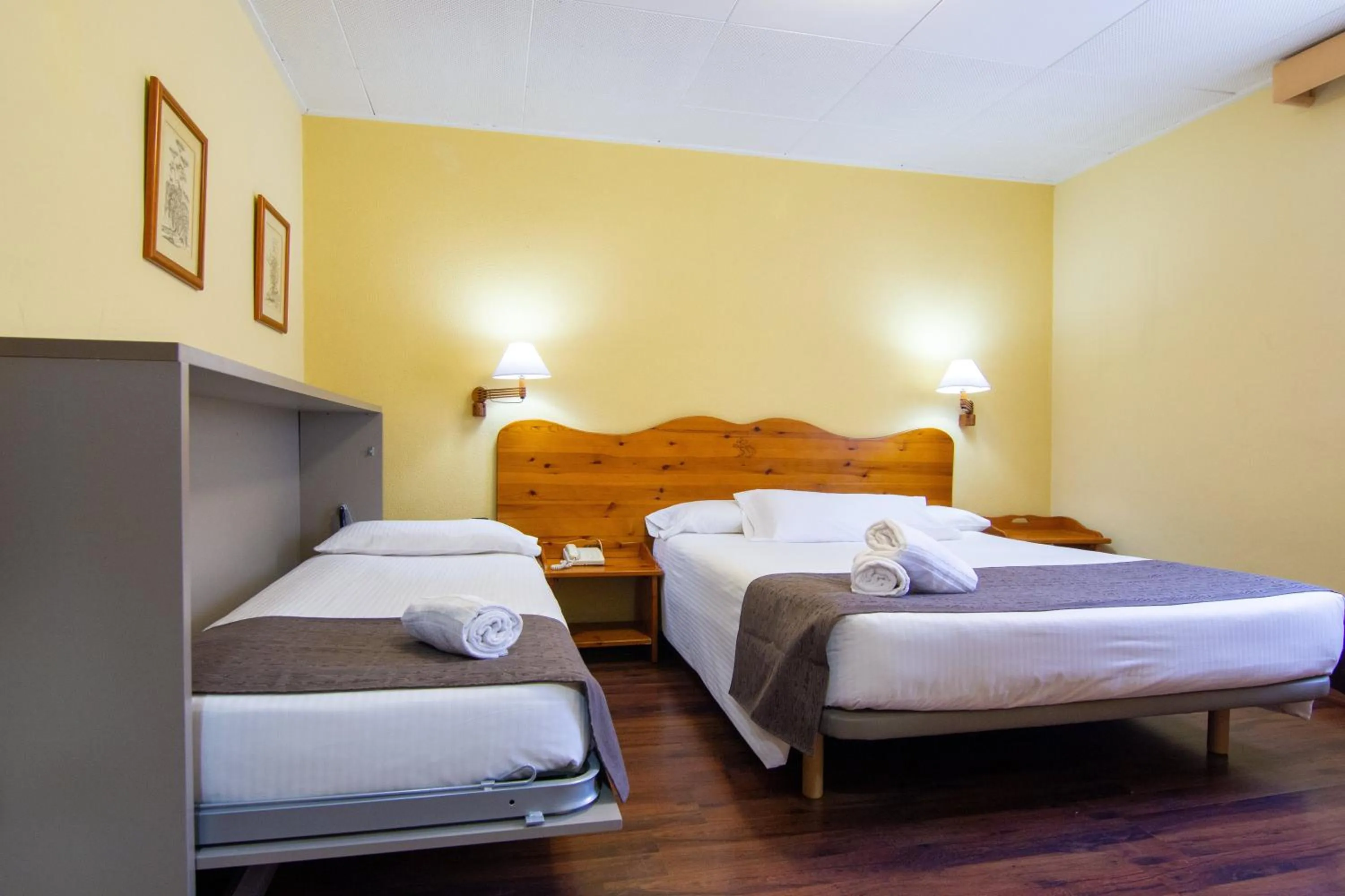 Triple Room (2 Adults + 1 Child) in Hotel Vall de Núria