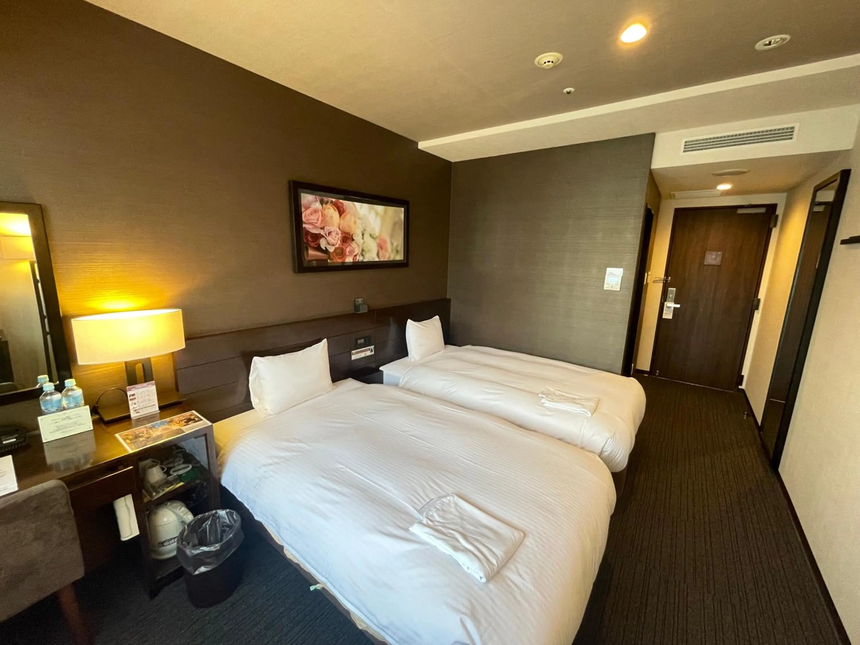 Standard Twin Room - Non-Smoking in Lagunasuite Shinyokohama