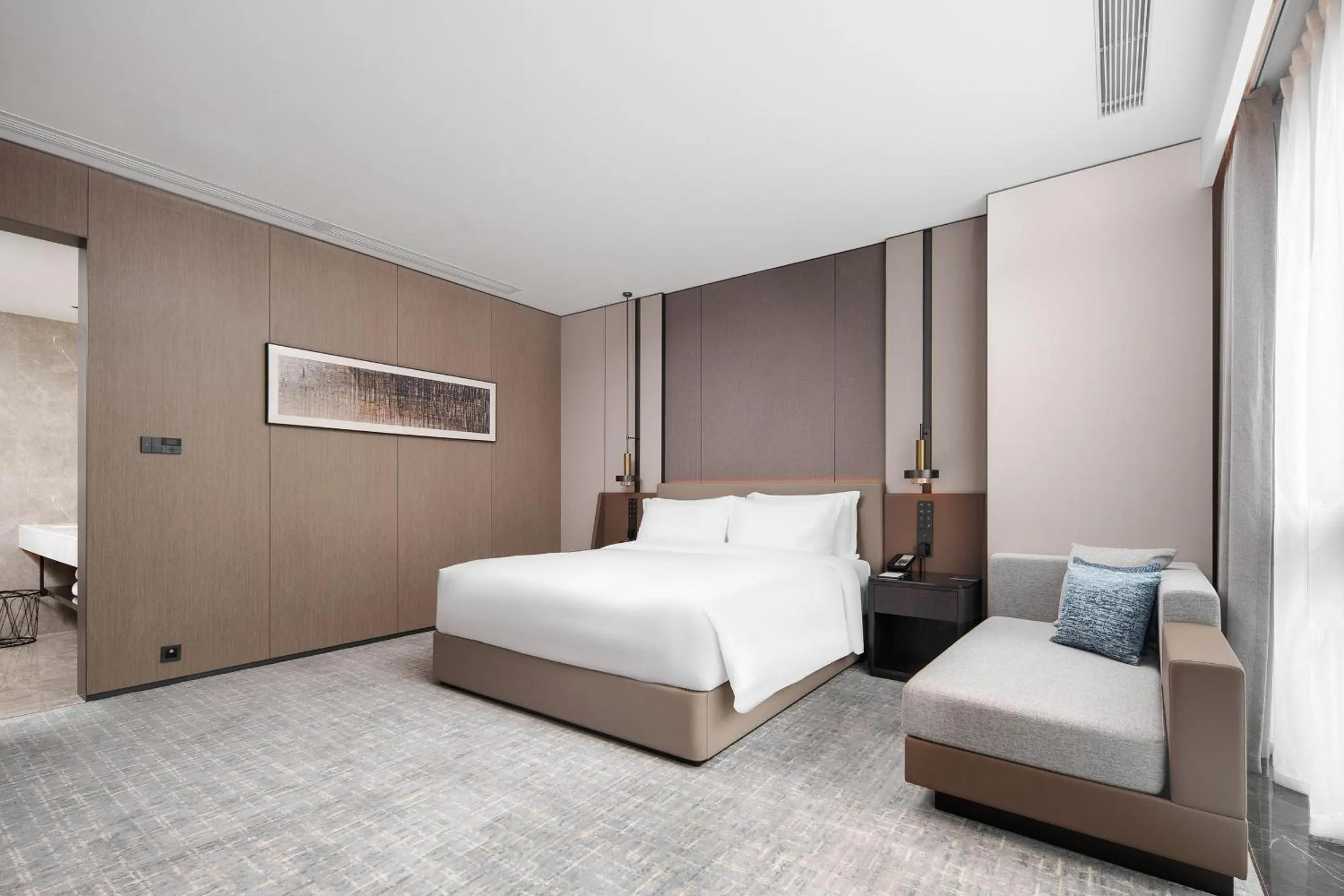 Superior King Suite in Grand Mercure Wuhan International Expo Center