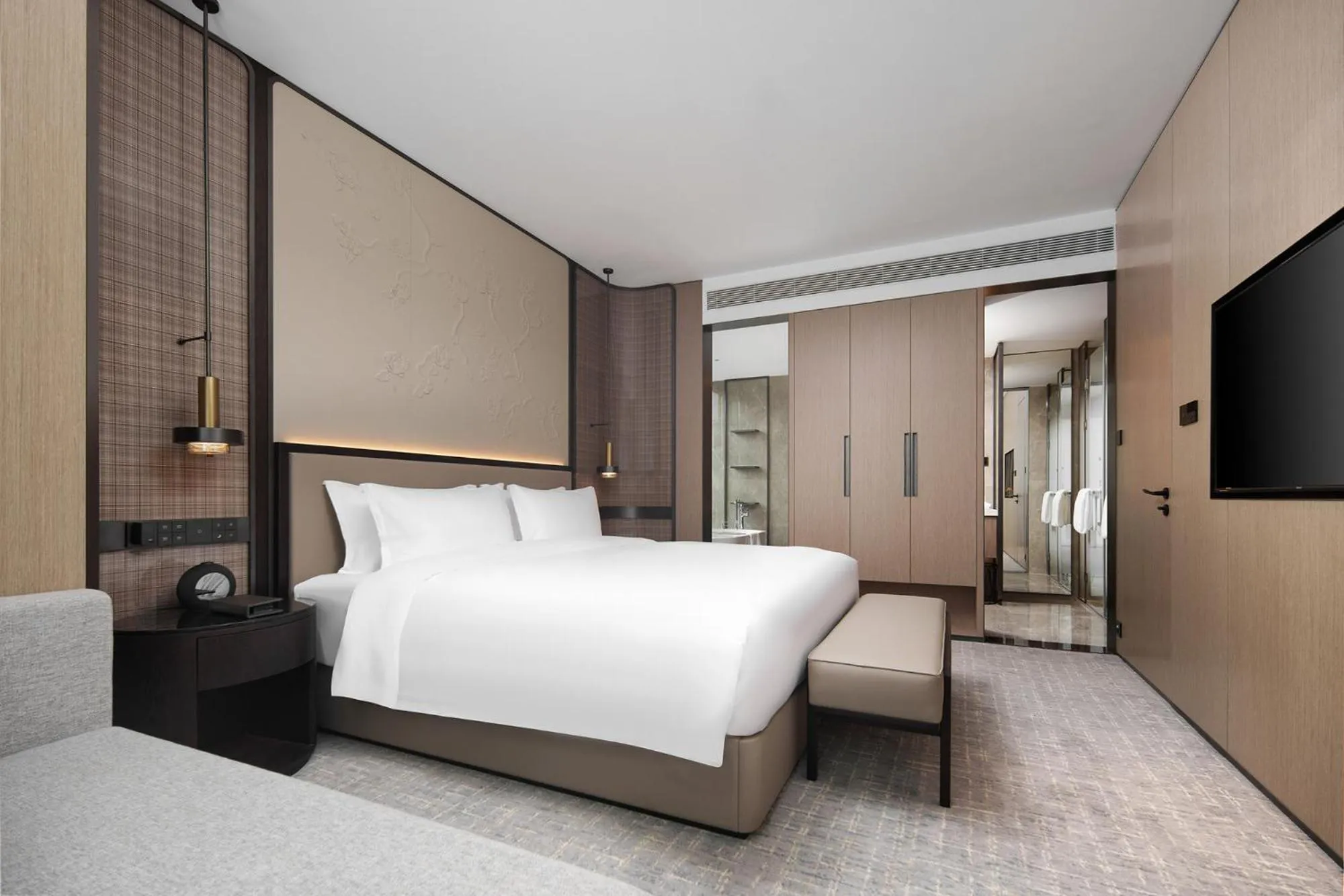 Deluxe King Suite in Grand Mercure Wuhan International Expo Center