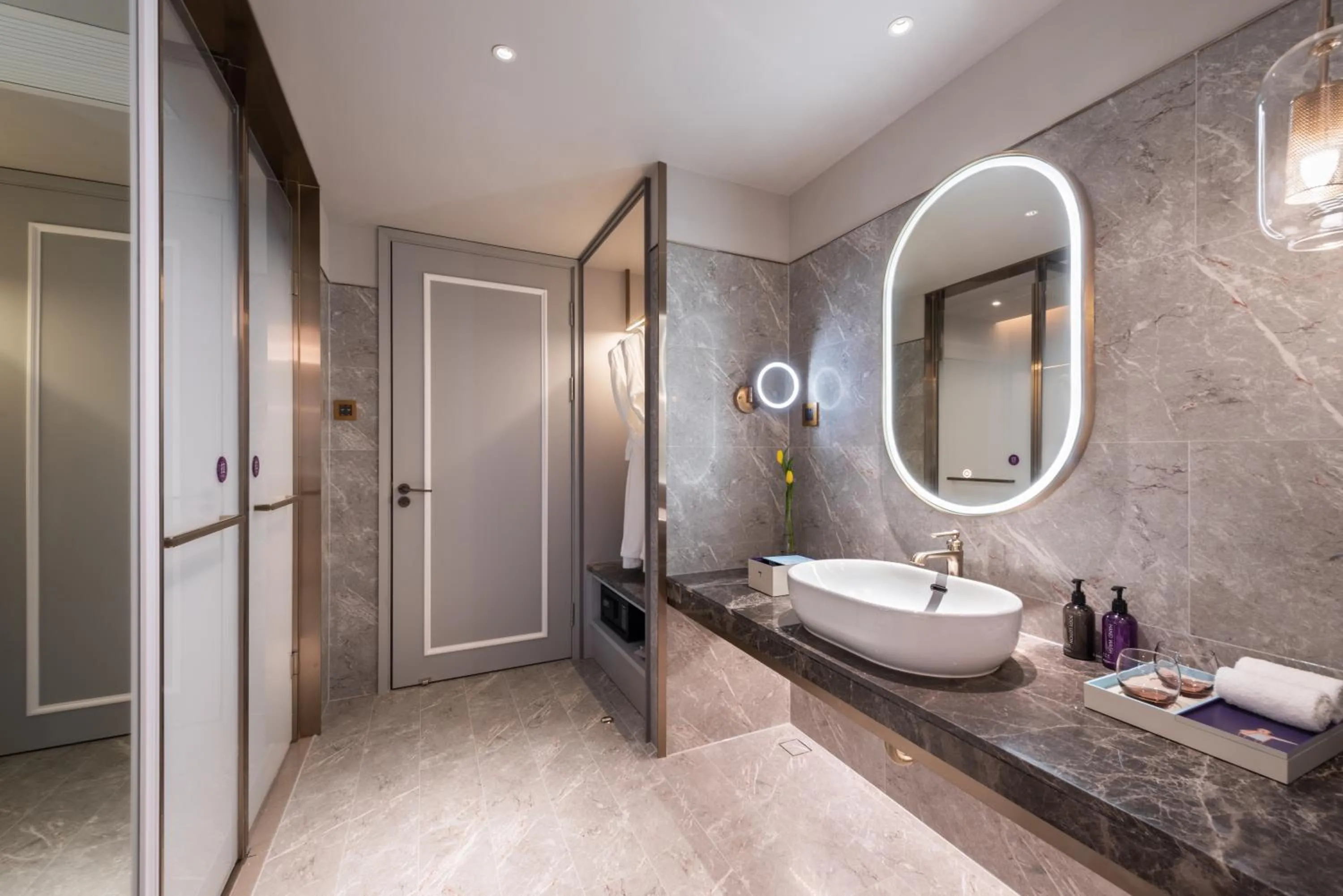 Deluxe King Suite in Mercure Shijiazhuang People Square