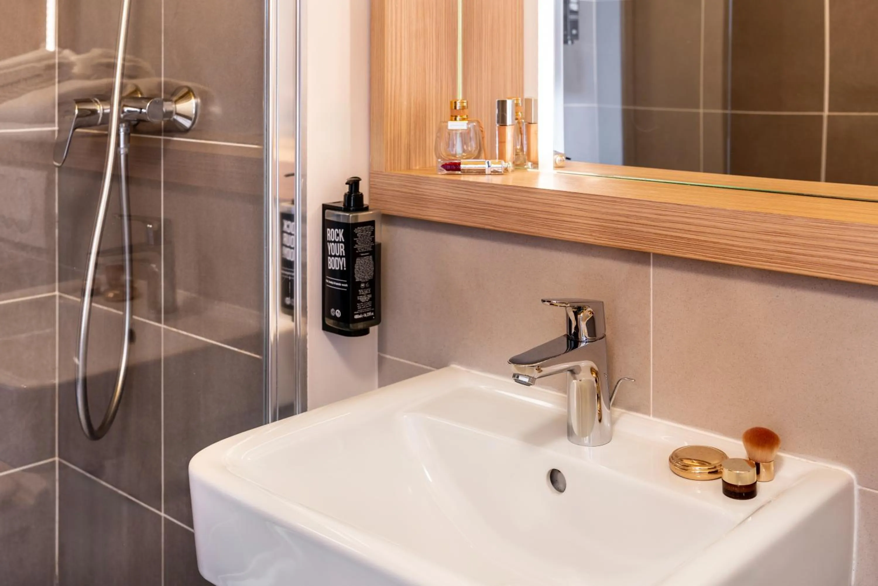 Standard Room - Mobility Accessible in ibis Styles Prévessin Genève Aéroport