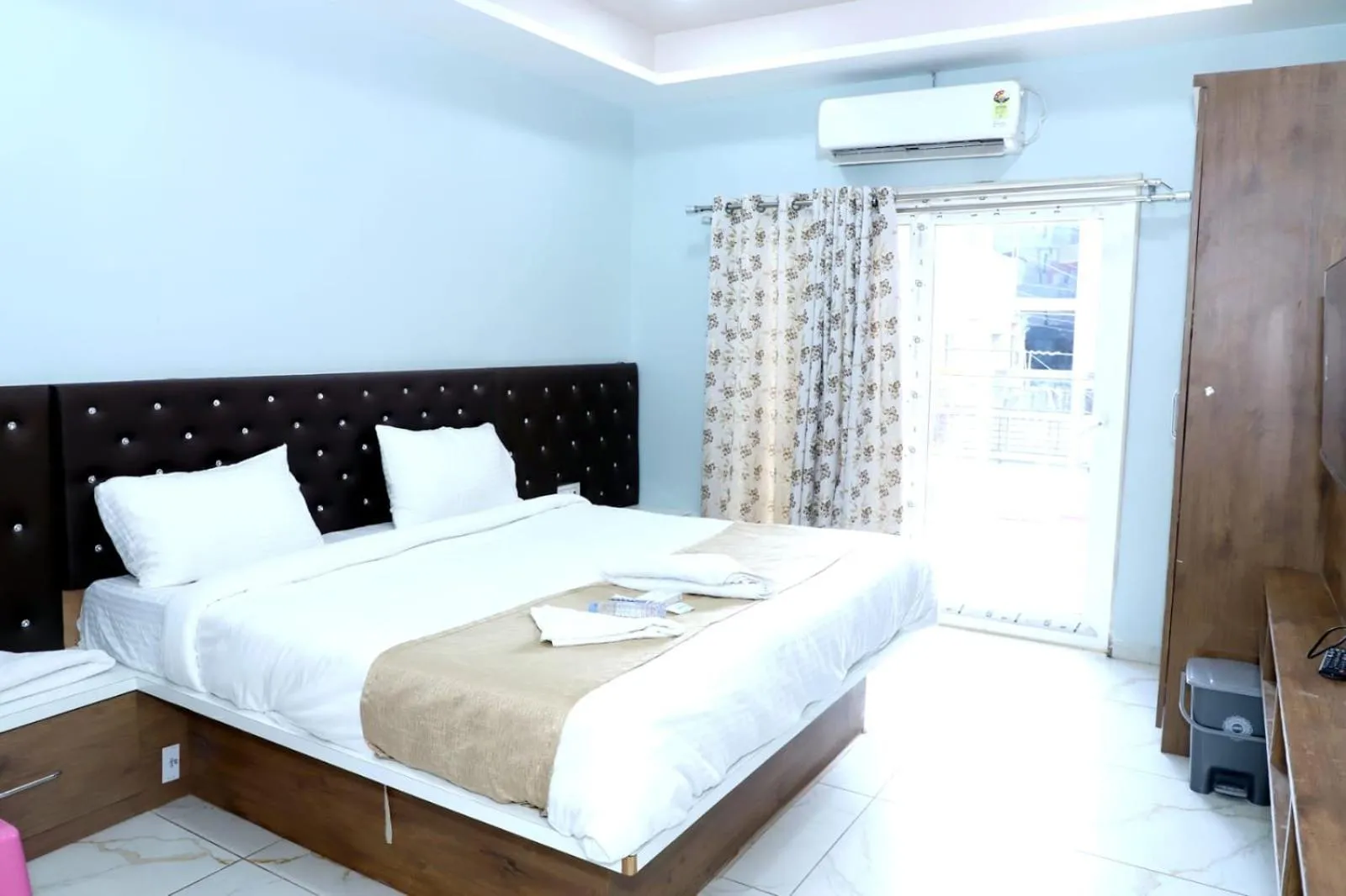 Superior Double Room in Twarita Executive Lodge