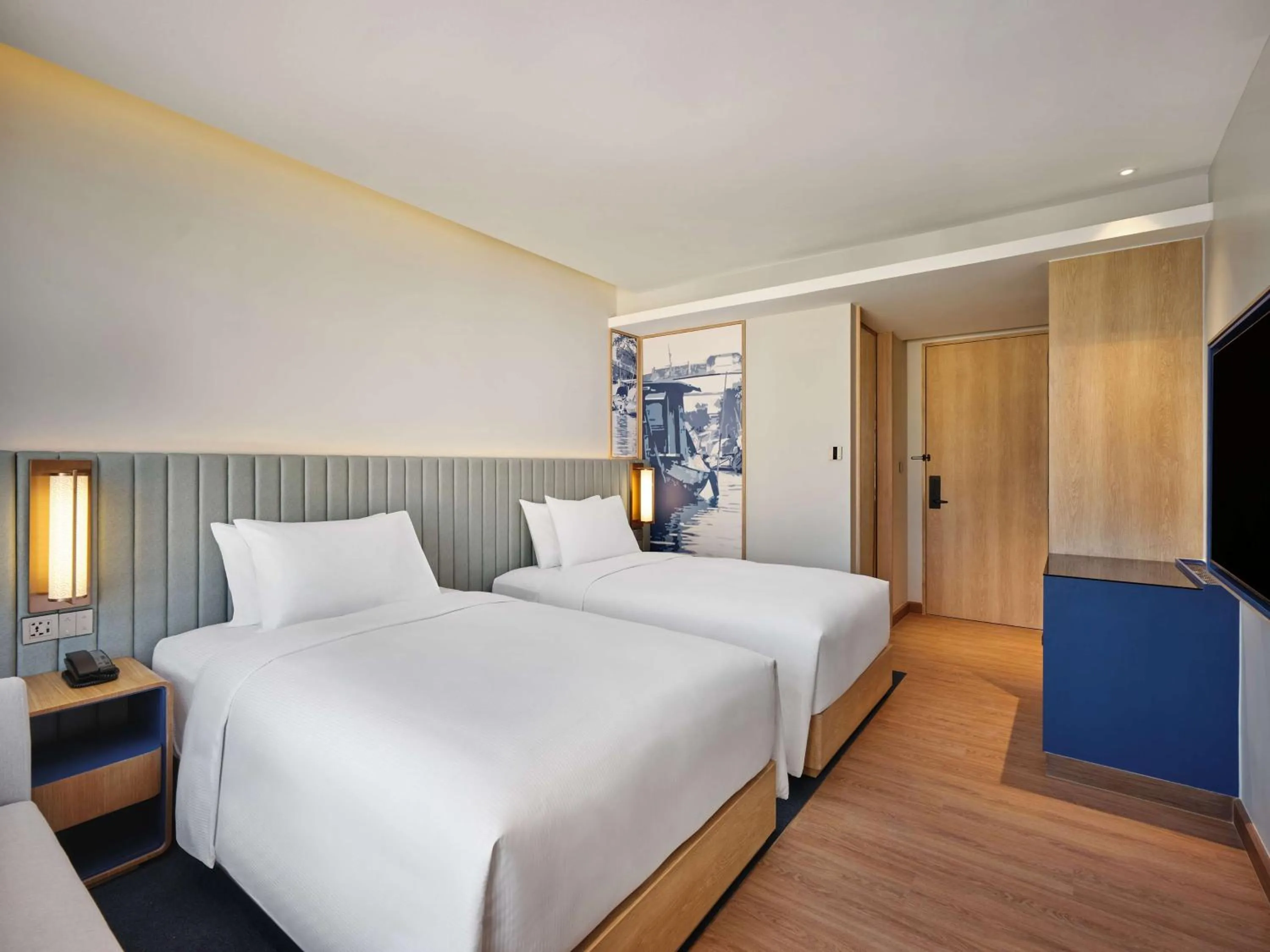 Deluxe Twin Room with River View in Hilton Garden Inn Bangkok Riverside