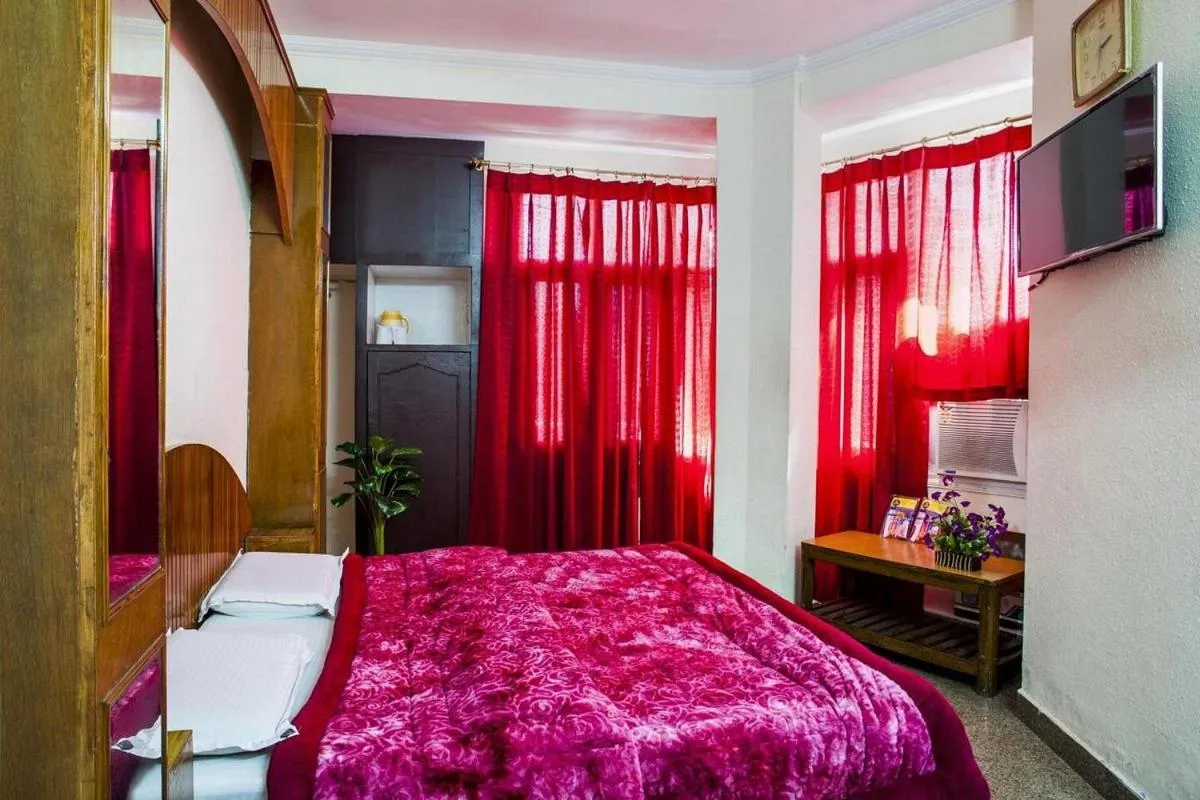 Deluxe Double Room - single occupancy in Hotel Raghunath