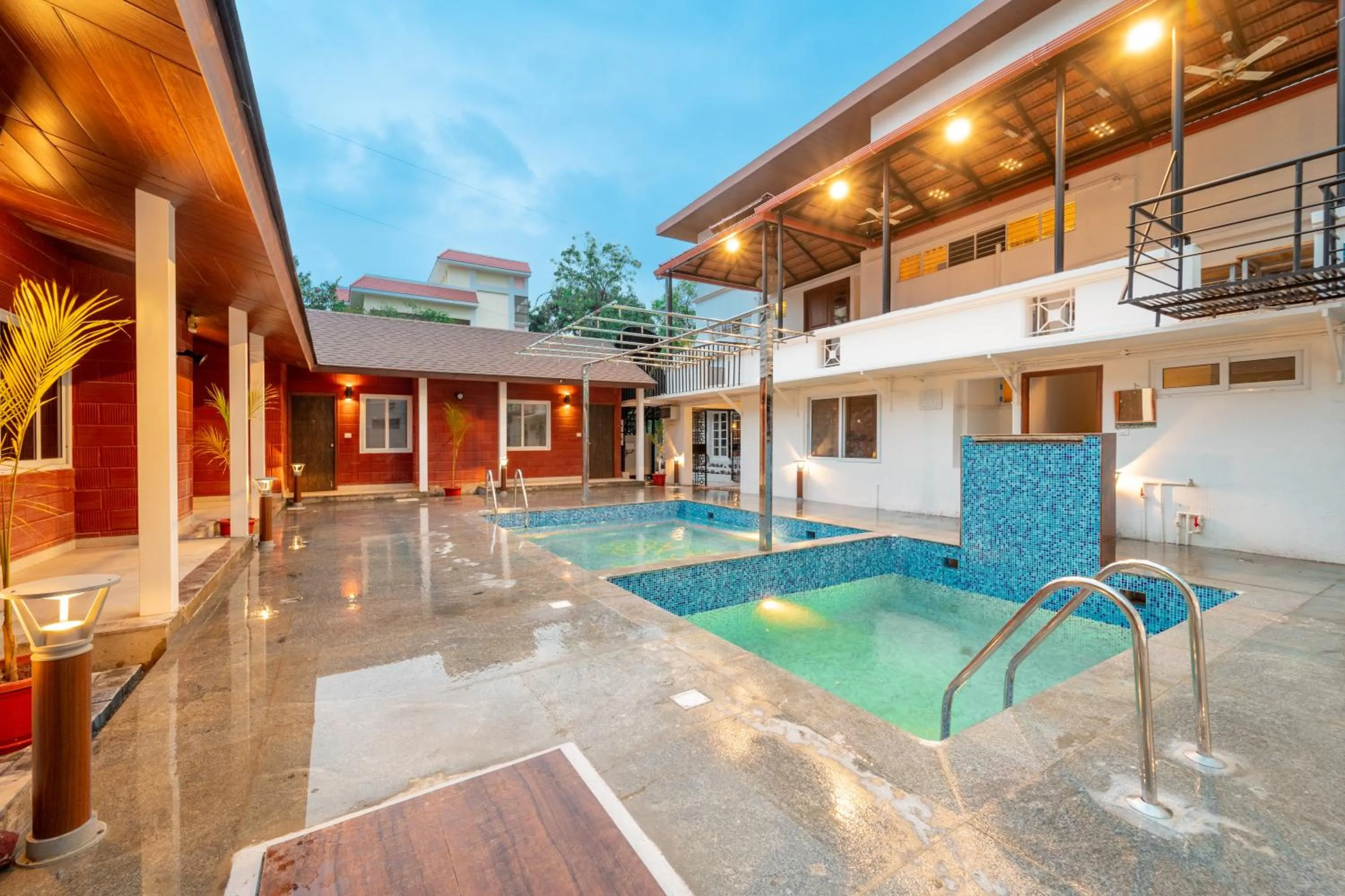 Family Bungalow in Seasons Suites - HBR