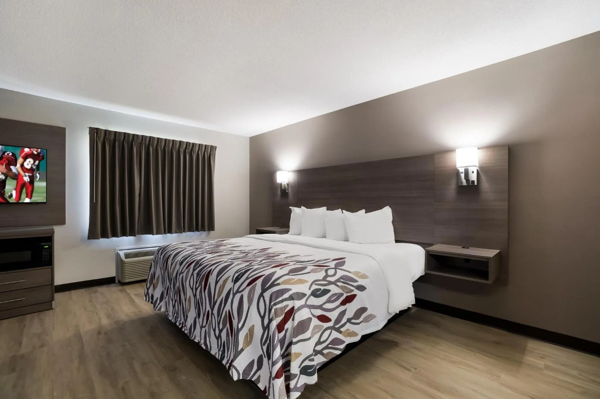 Superior King Room Non-Smoking in Super 8 by Wyndham Marston