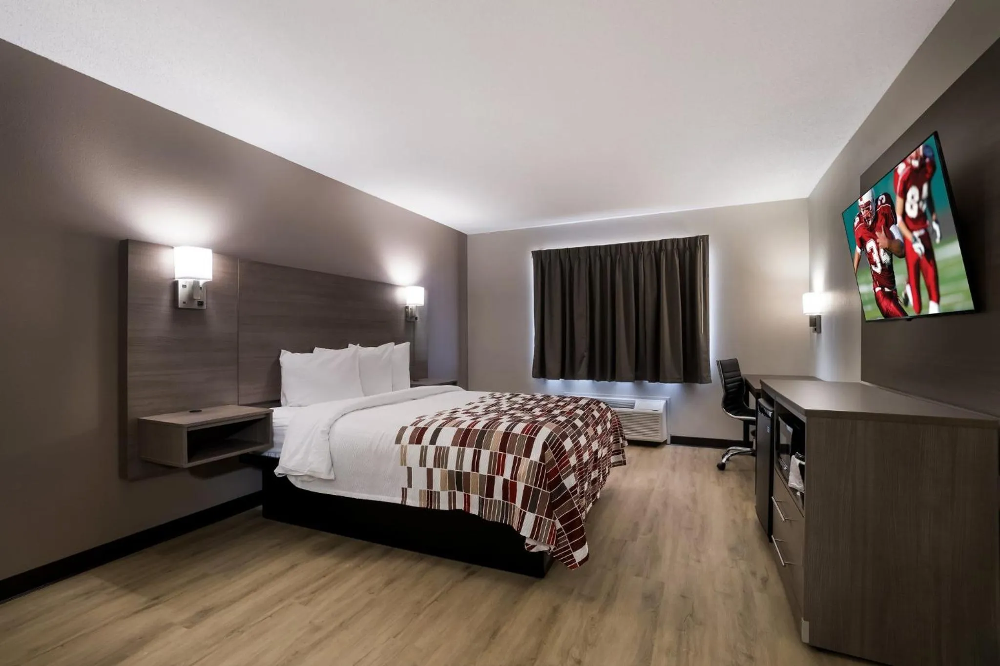 Deluxe Room with Two Queen Beds Non-Smoking in Super 8 by Wyndham Marston