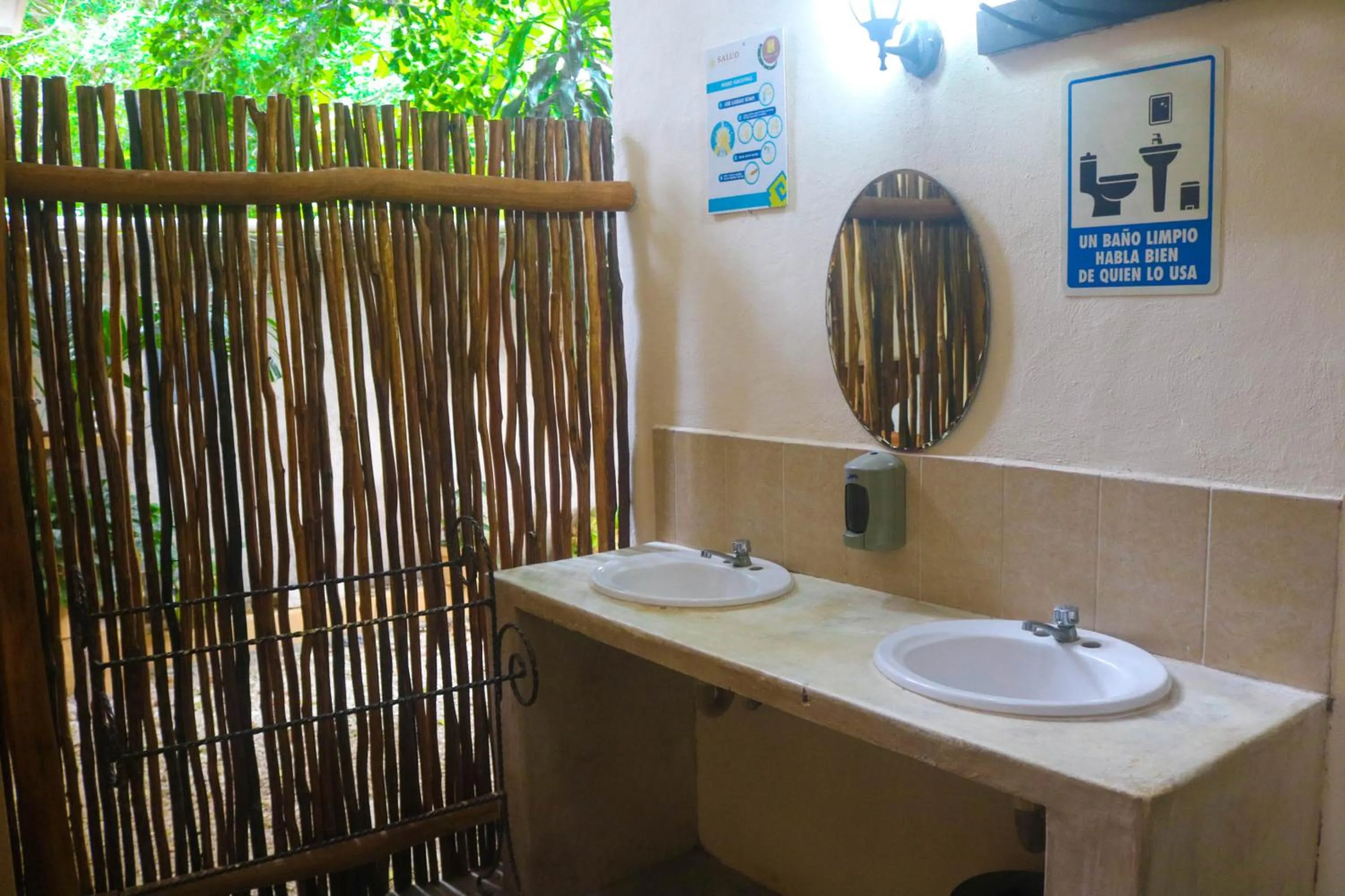 Standard Quadruple Room in Hotel Tunich Naj & Hostal