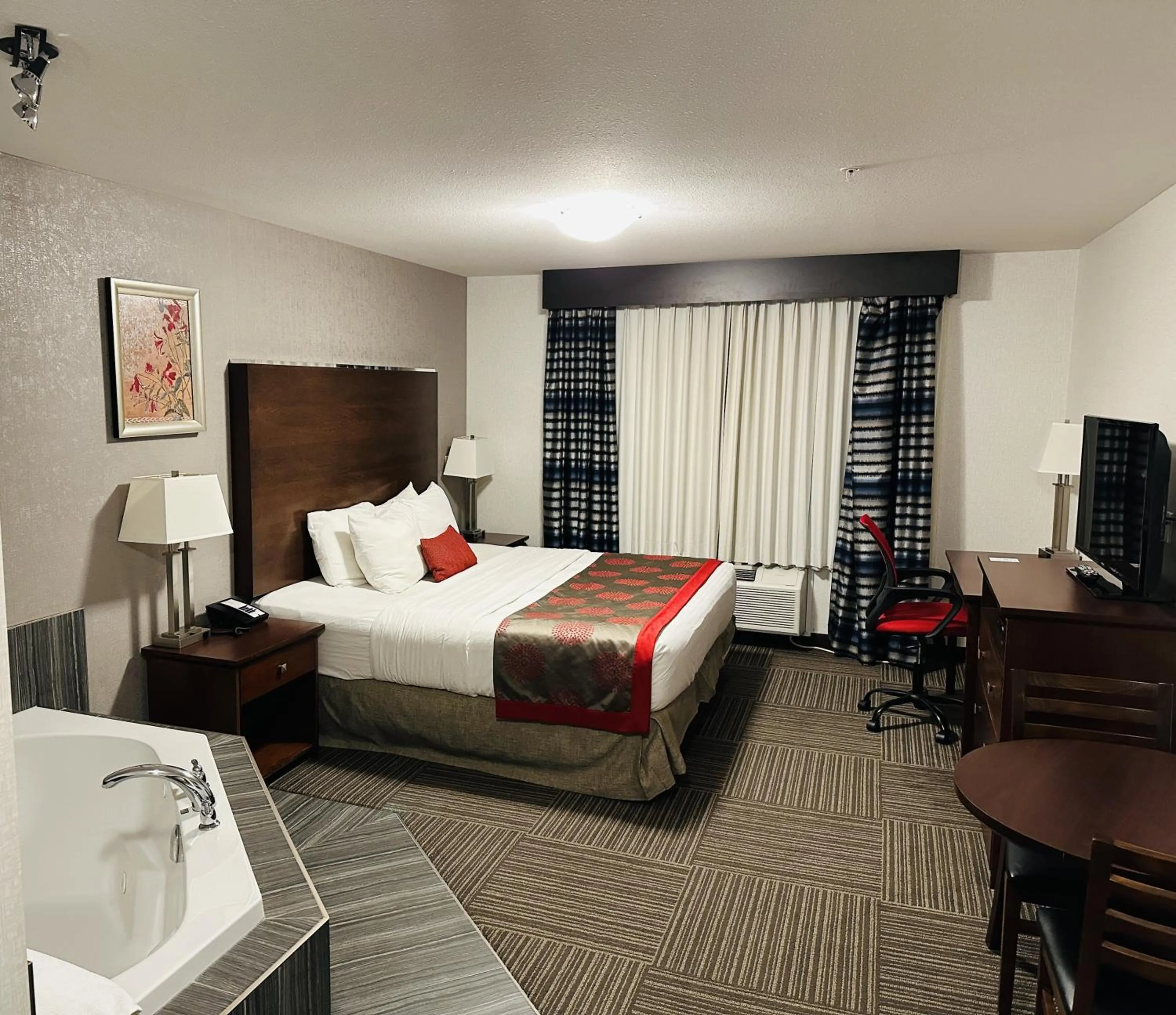 Deluxe King Suite - Non-Smoking in Ramada by Wyndham Moose Jaw