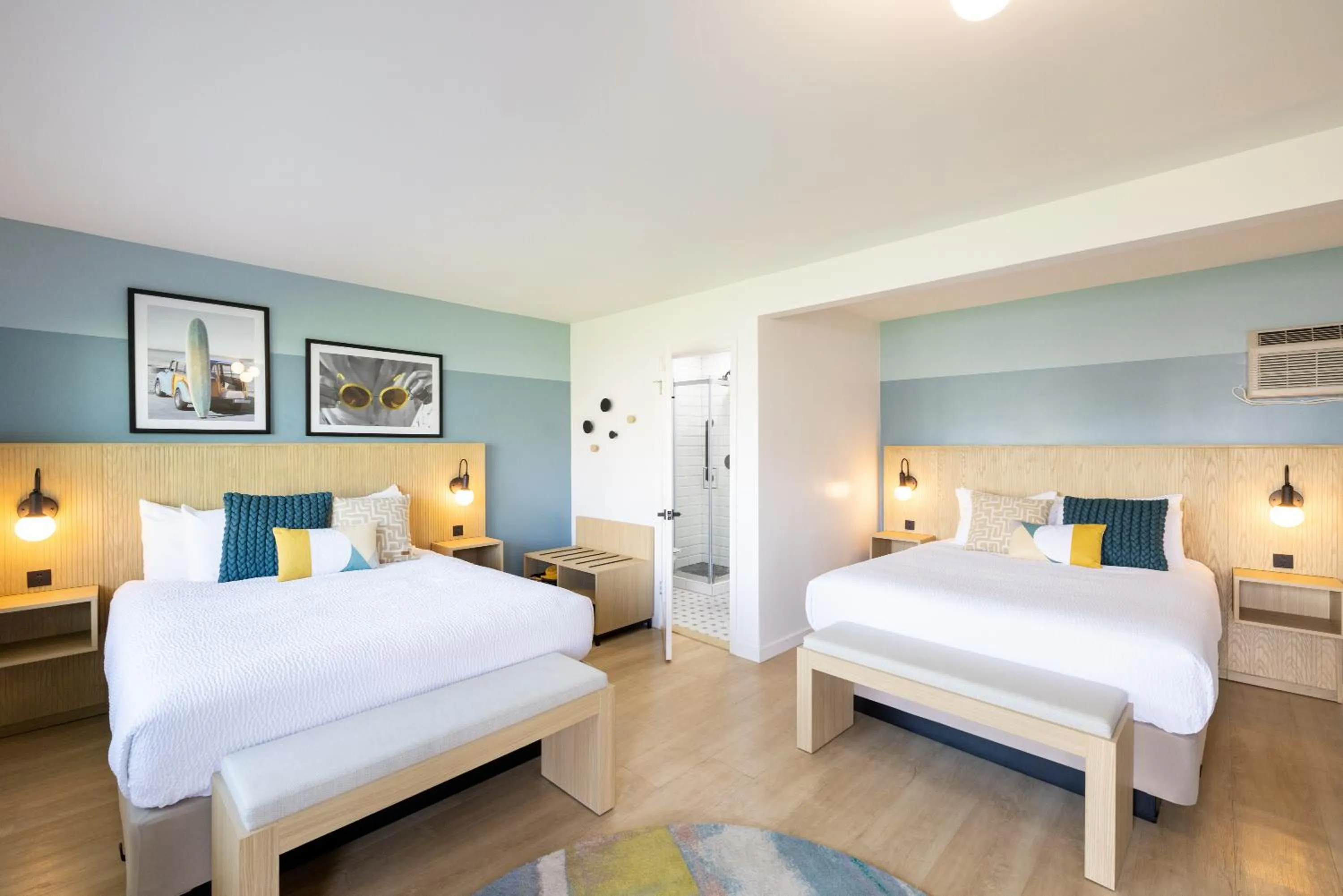 Standard Queen Room with Two Queen Beds in Tides Oceanview Inn and Cottages