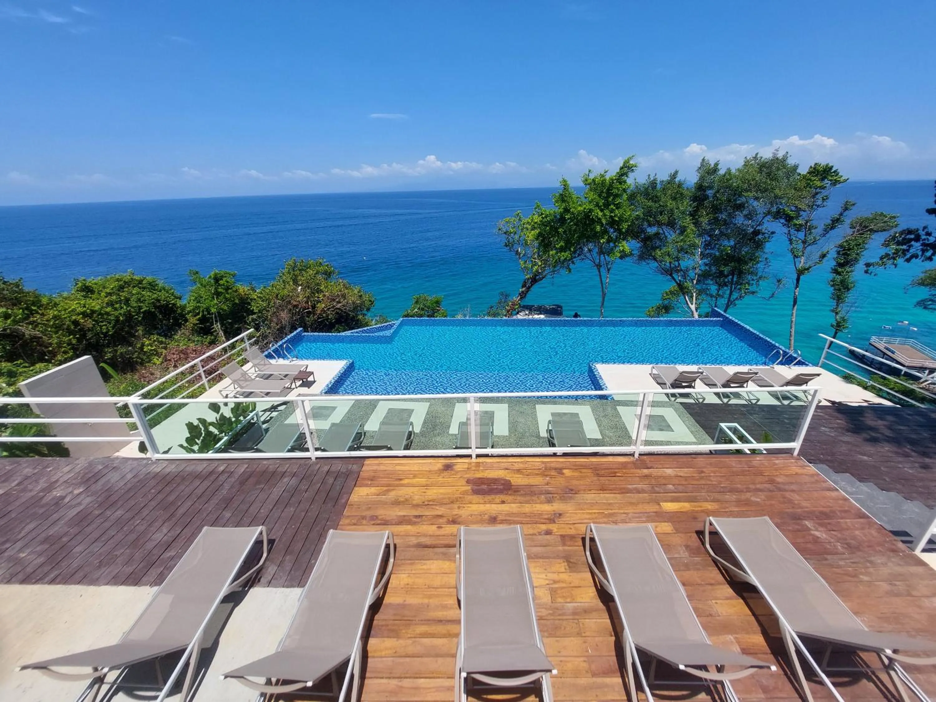 ALL INCLUSIVE Family Pool View Villa in Alunan Resort