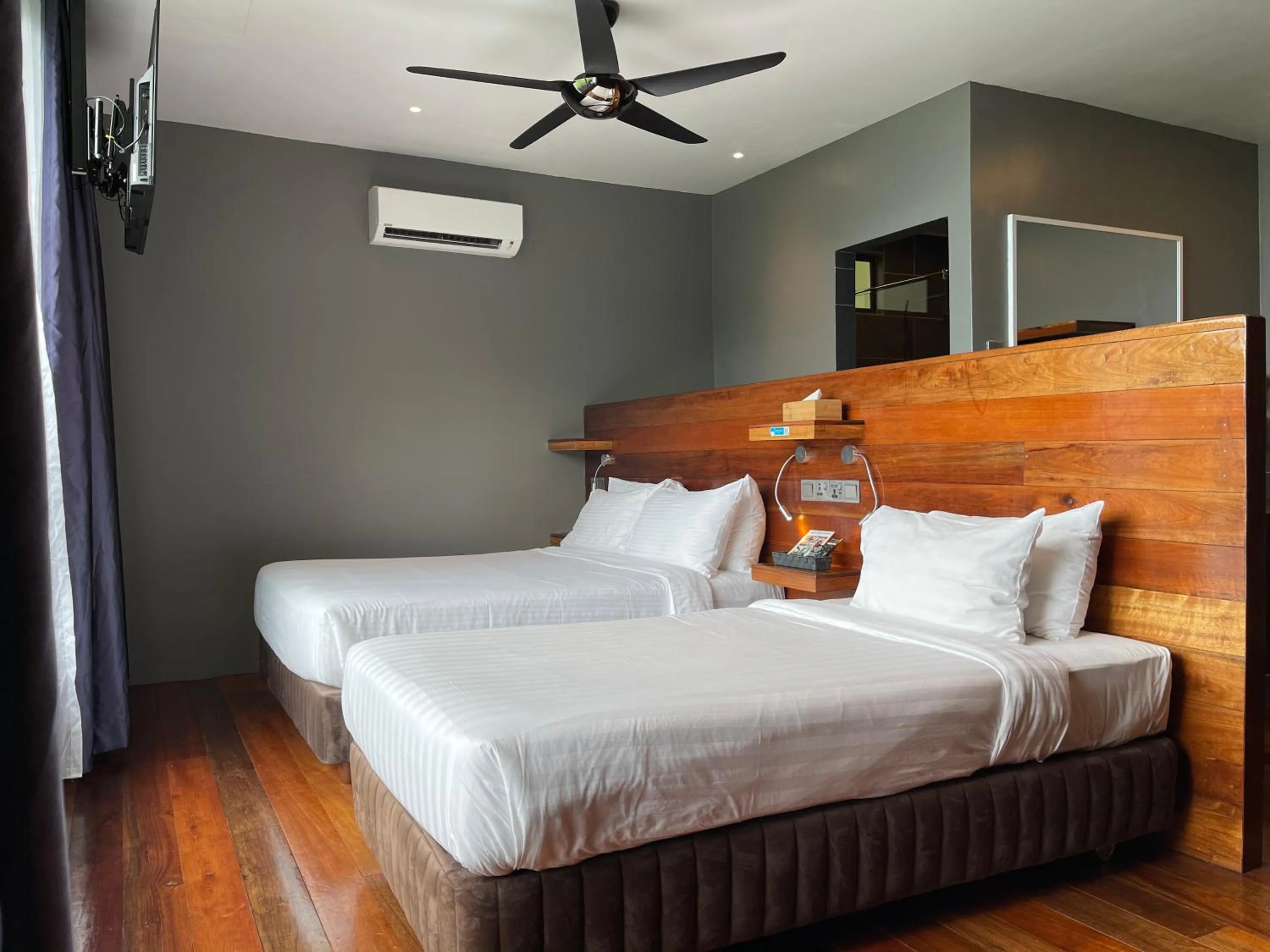 TWIN SHARING SUITE CLASSIC PACKAGE with All Meals, Beverages + Return Boat Transfers in Alunan Resort