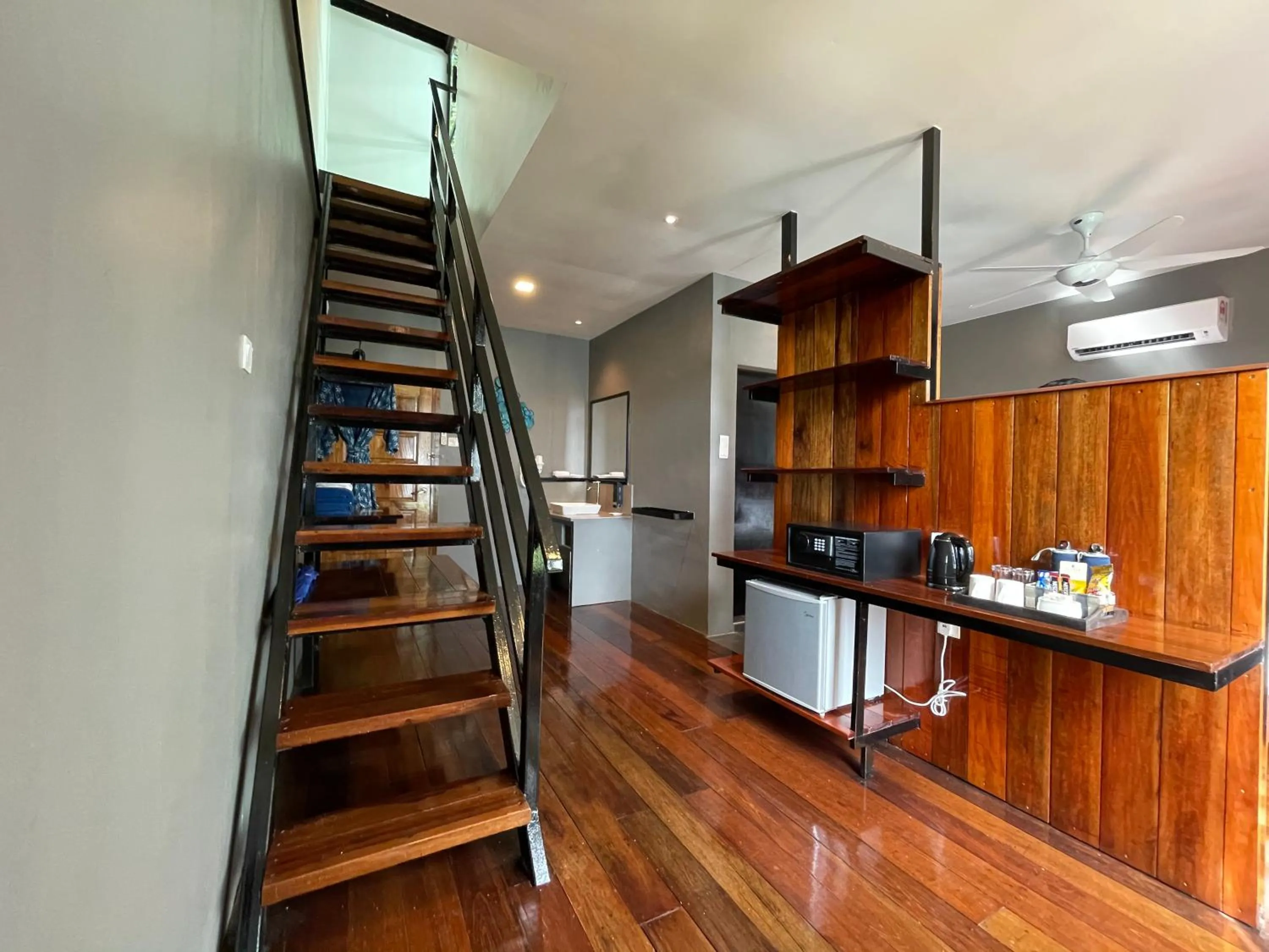 DOUBLE SHARING SUITE CLASSIC PACKAGE with All Meals, Beverages + Return Boat Transfers in Alunan Resort