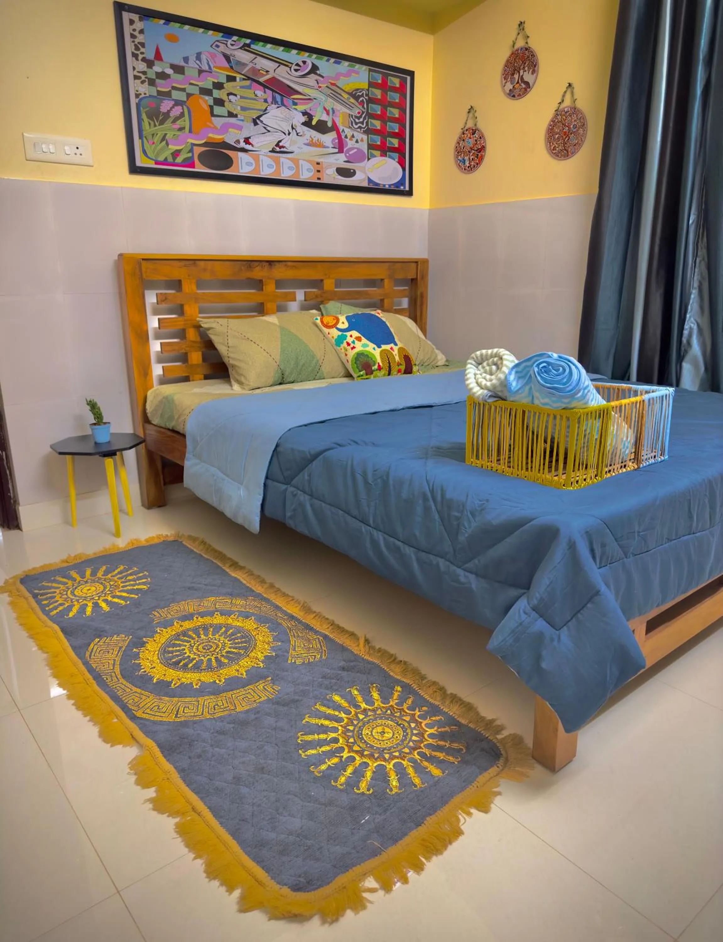 Standard Queen Room in The Yellow Submarine