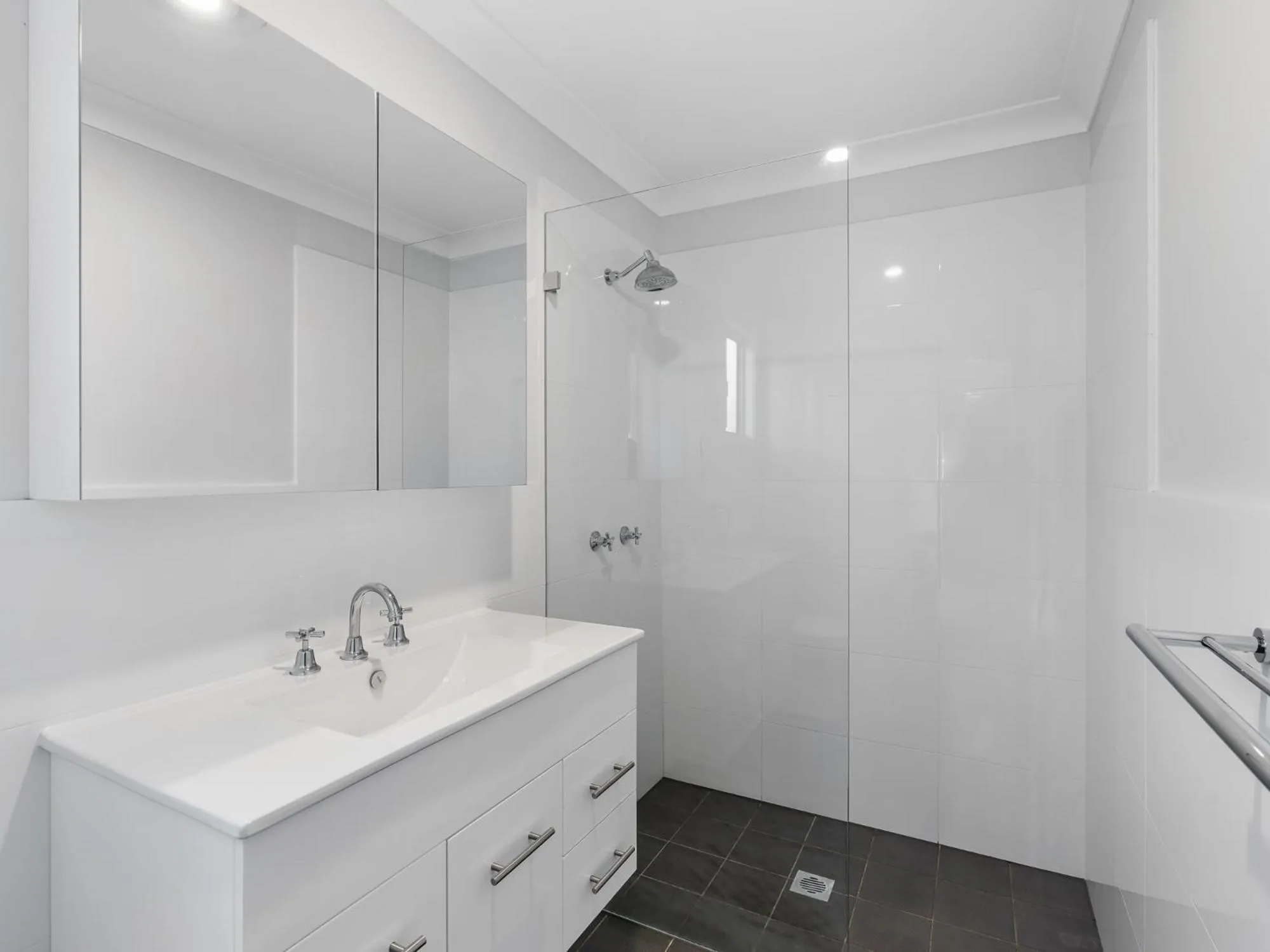 Playground Cabin - 6 pax in NRMA Ocean Beach Holiday Resort