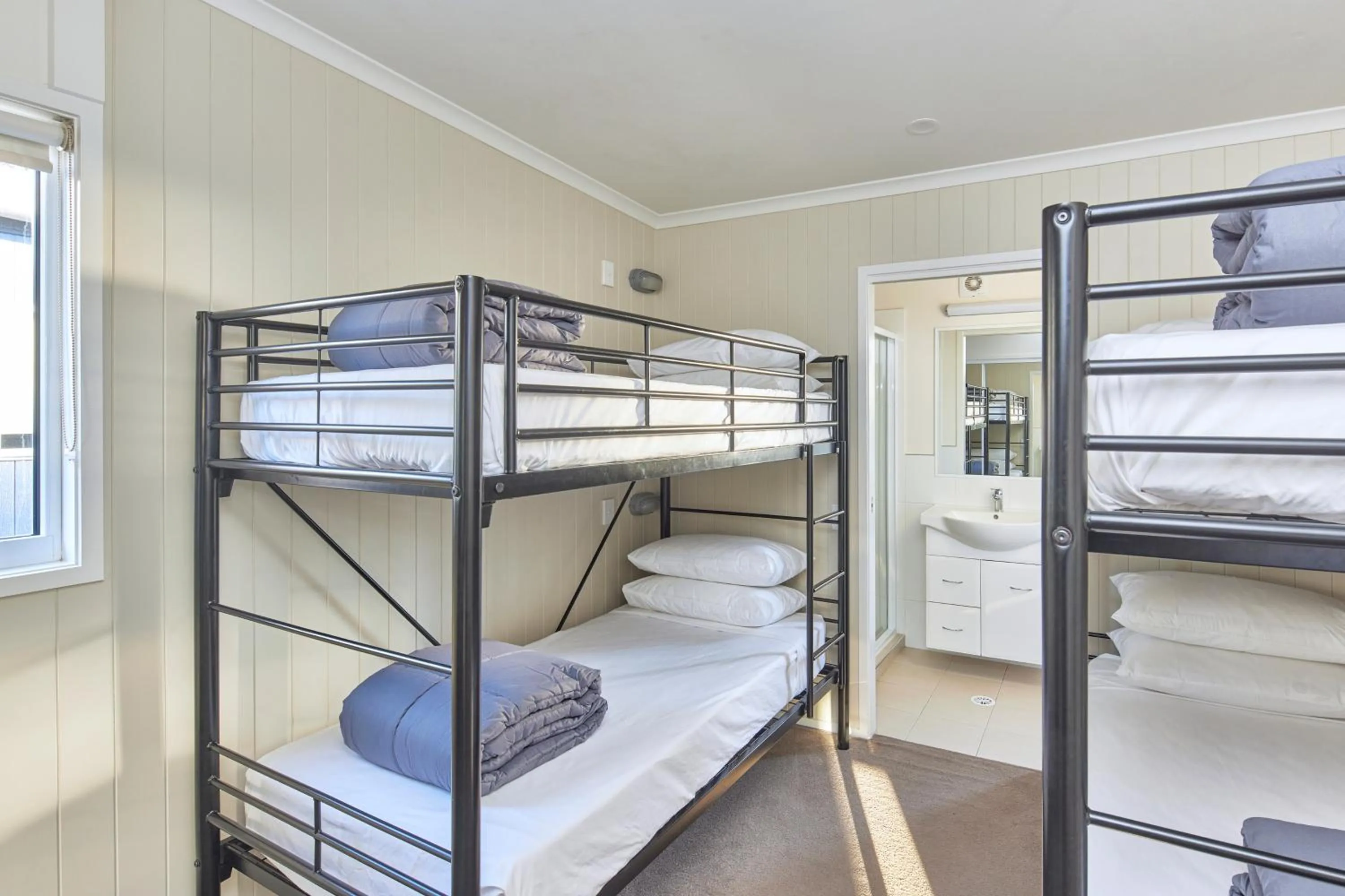  Seabreeze Villa 2 Bedroom in NRMA Ocean Beach Holiday Resort