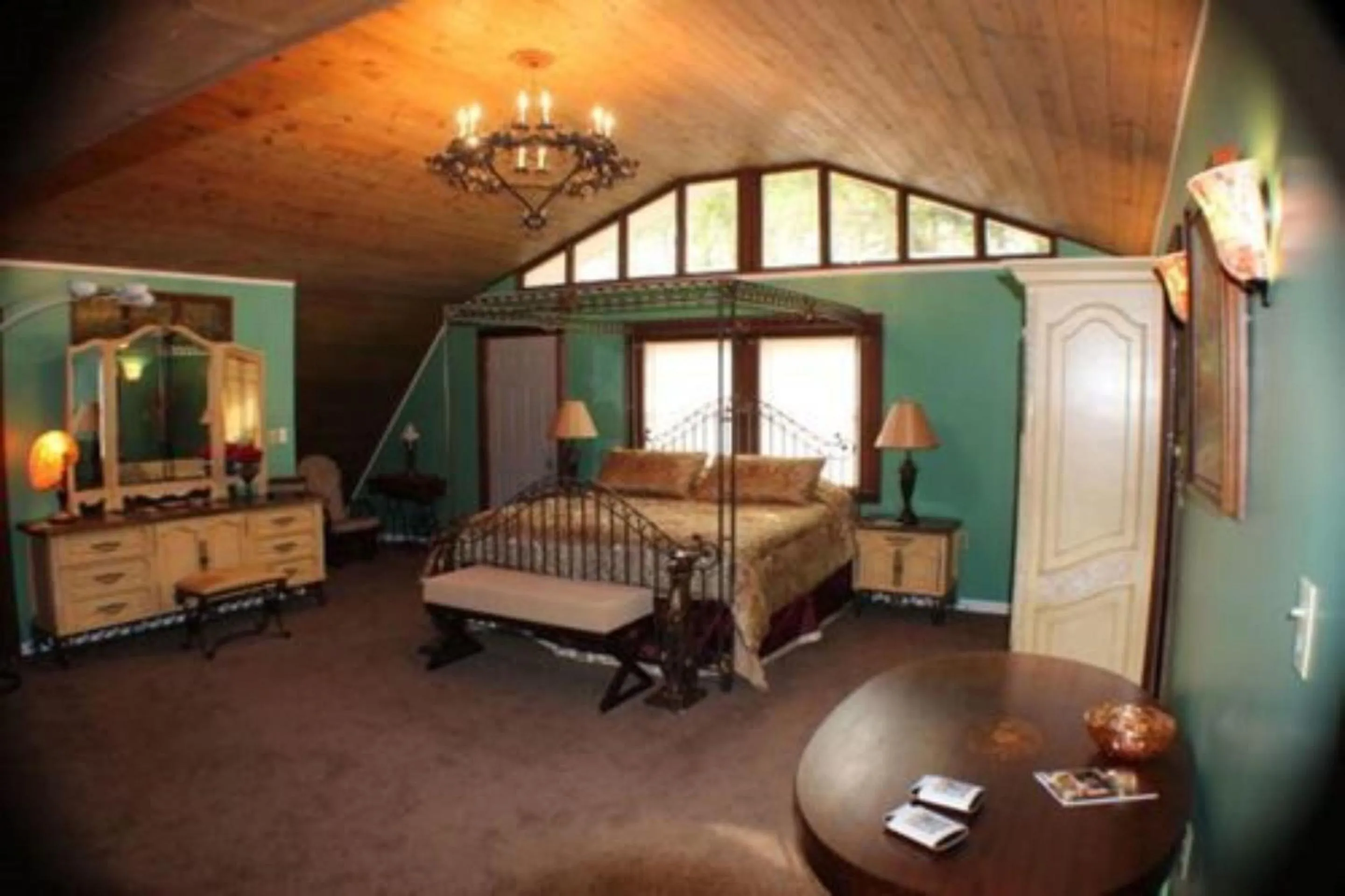 Deluxe Quadruple Room in Millsap-Baker Estate