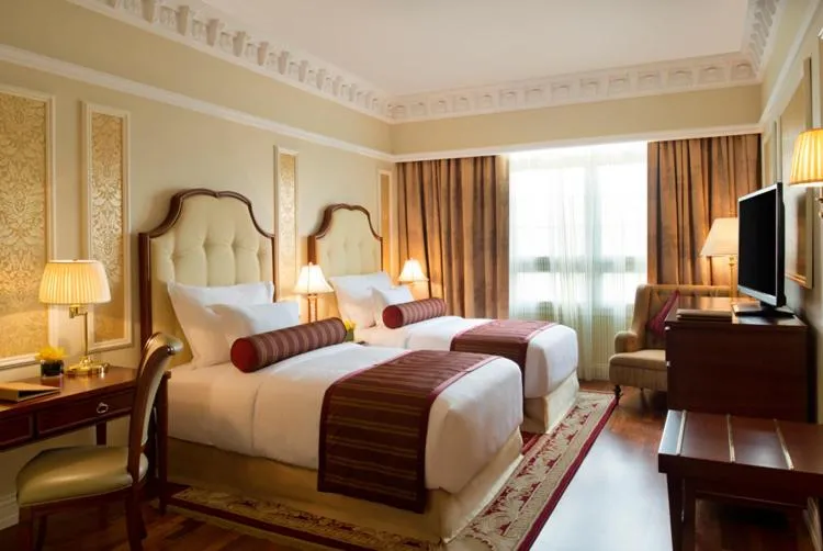 Deluxe Twin Room in Warwick Doha