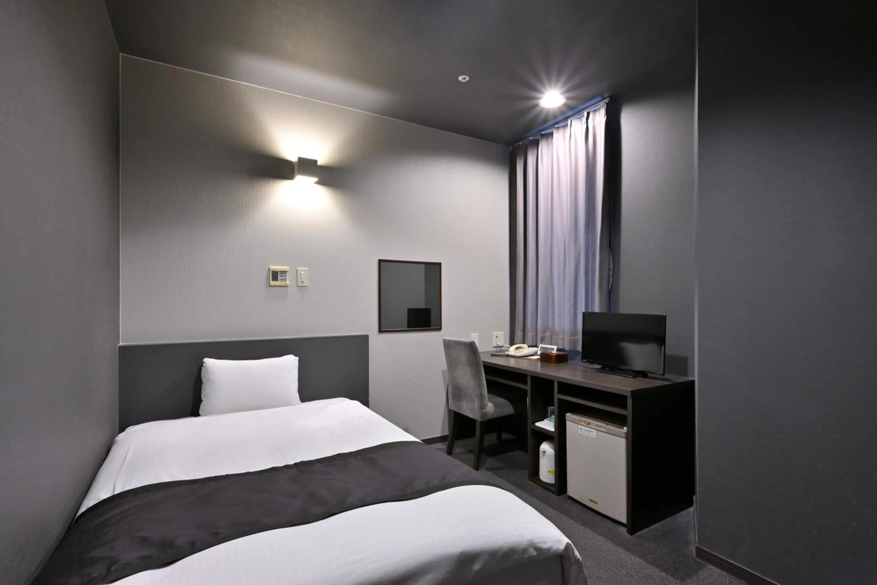 Single Room - Smoking in Wakayama Urban Hotel