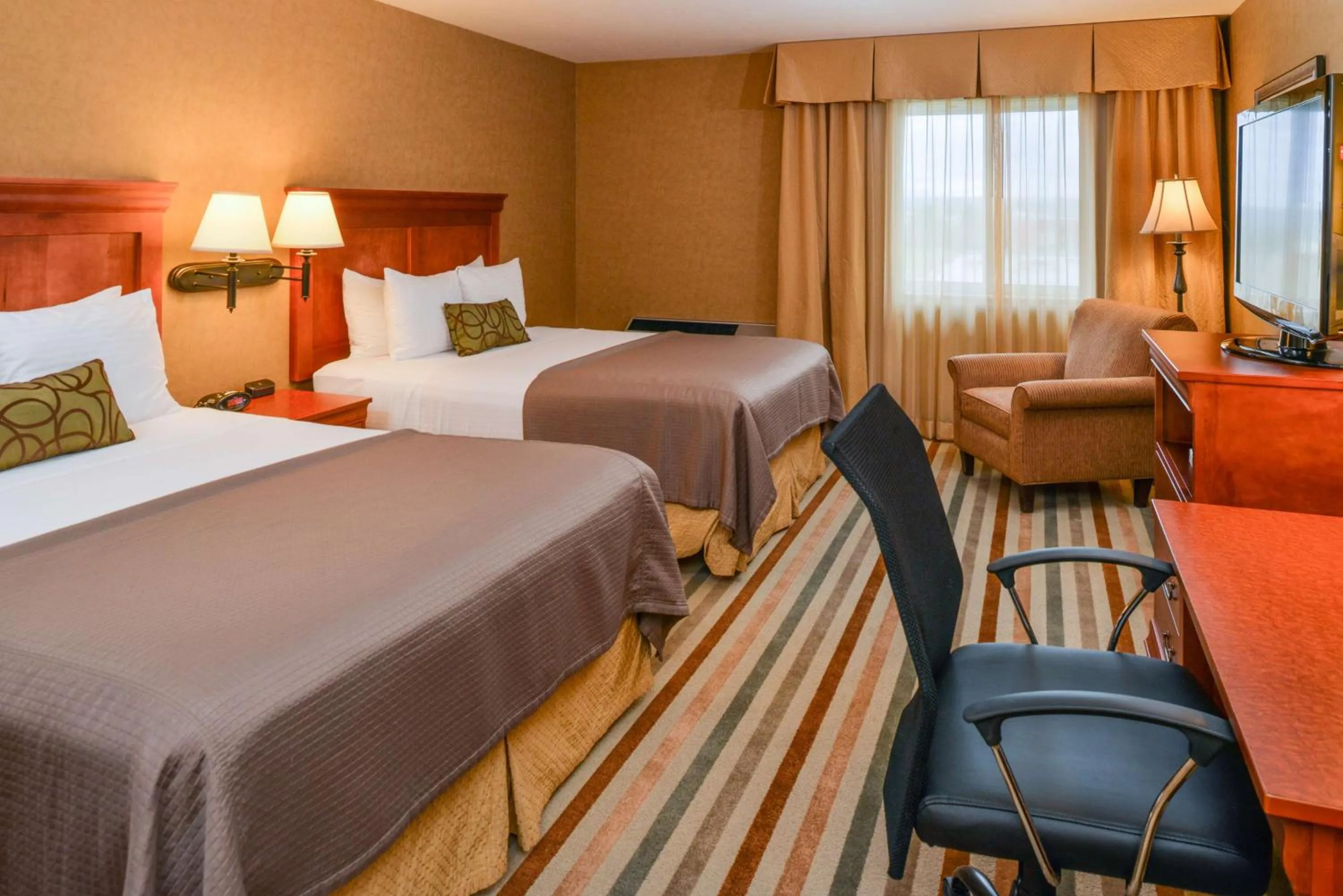 Executive Queen Room with Two Queen Beds - Non-smoking in Best Western Pendleton Inn