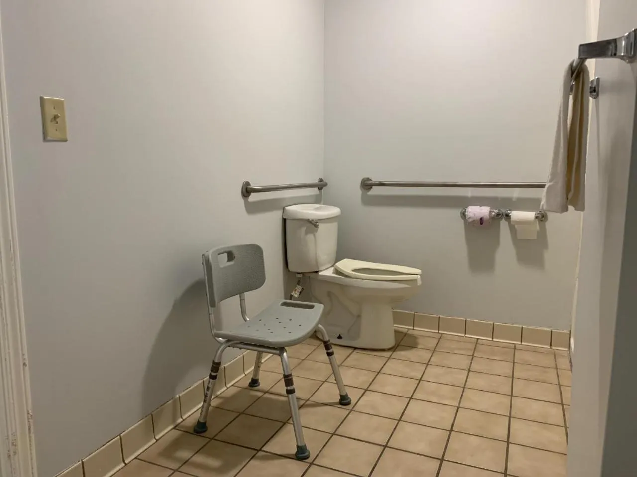 King Room - Disability Access in Key West Inn - Childersburg