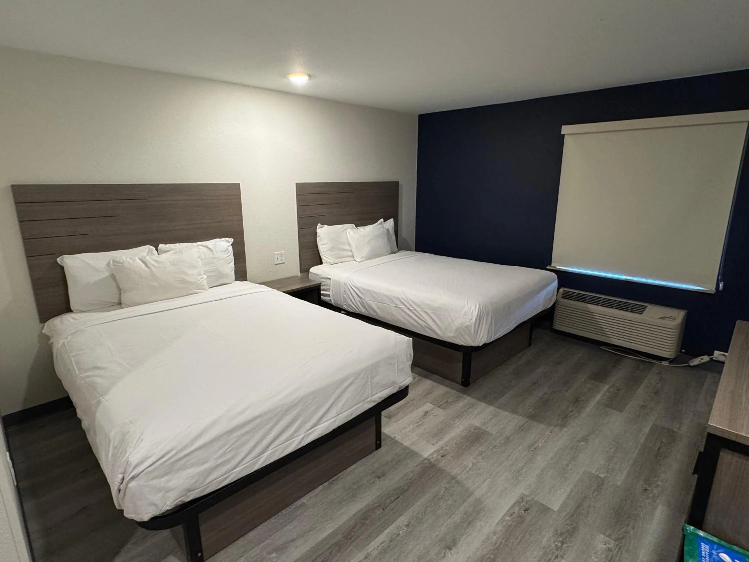 2 Queen Beds, Mobility/Hearing Access Efficiency Suite, Roll-In Shower, NSMK in Baymont by Wyndham Dickinson