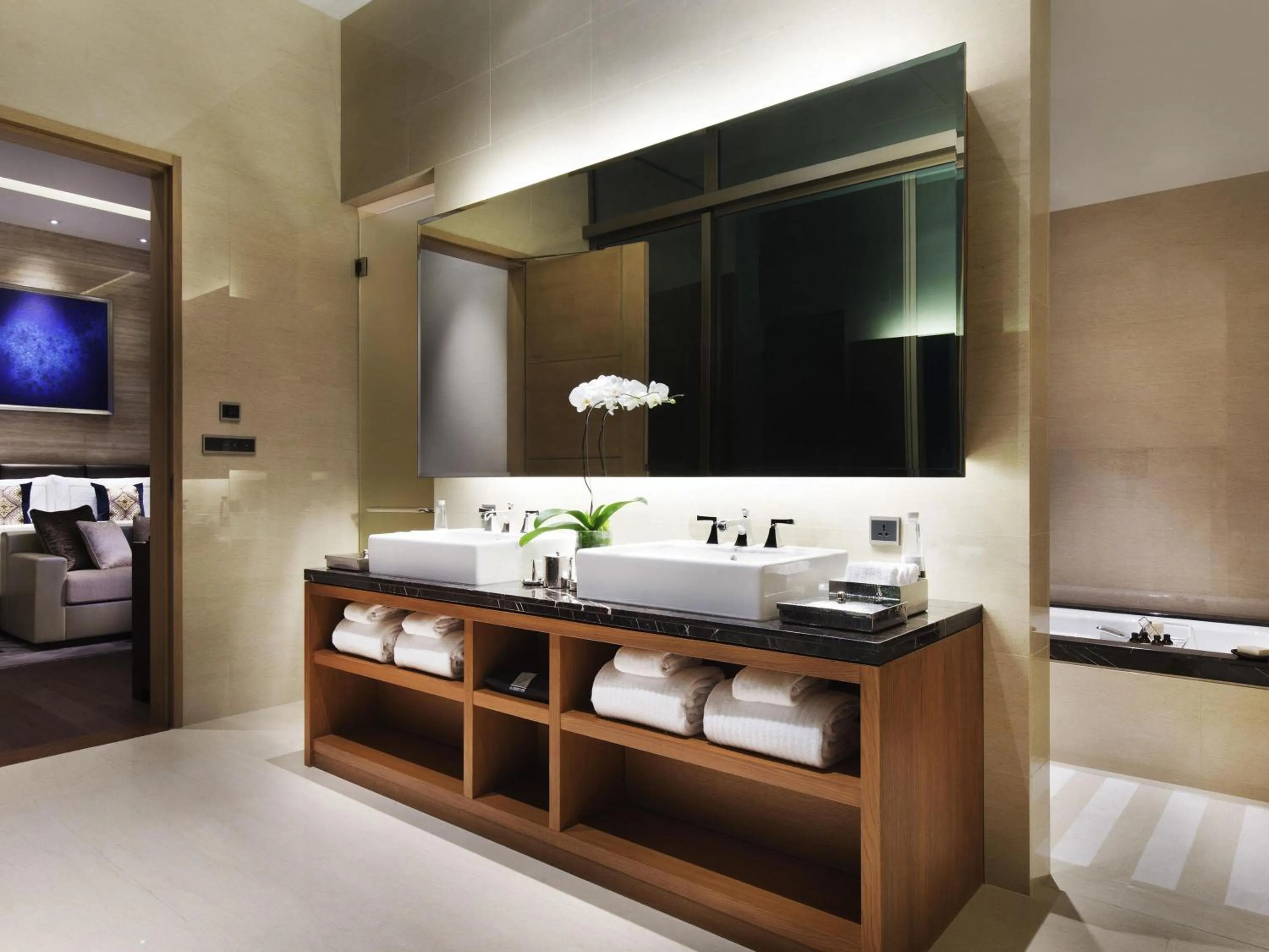 Fairmont Gold Two-Bedroom Signature Suite in Fairmont Jakarta