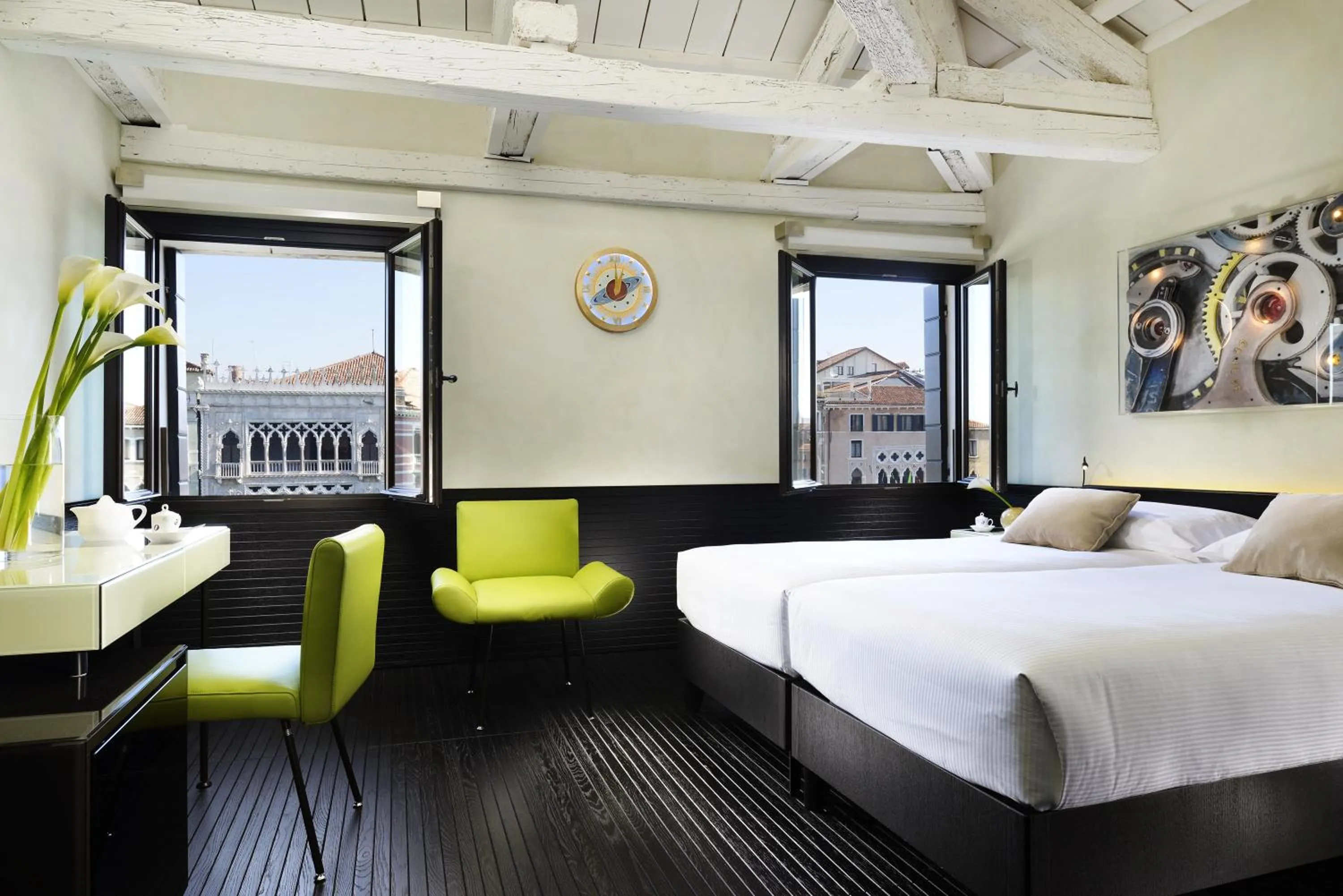 Deluxe Double Room with Canal View in Hotel L'Orologio Venezia - WTB Hotels