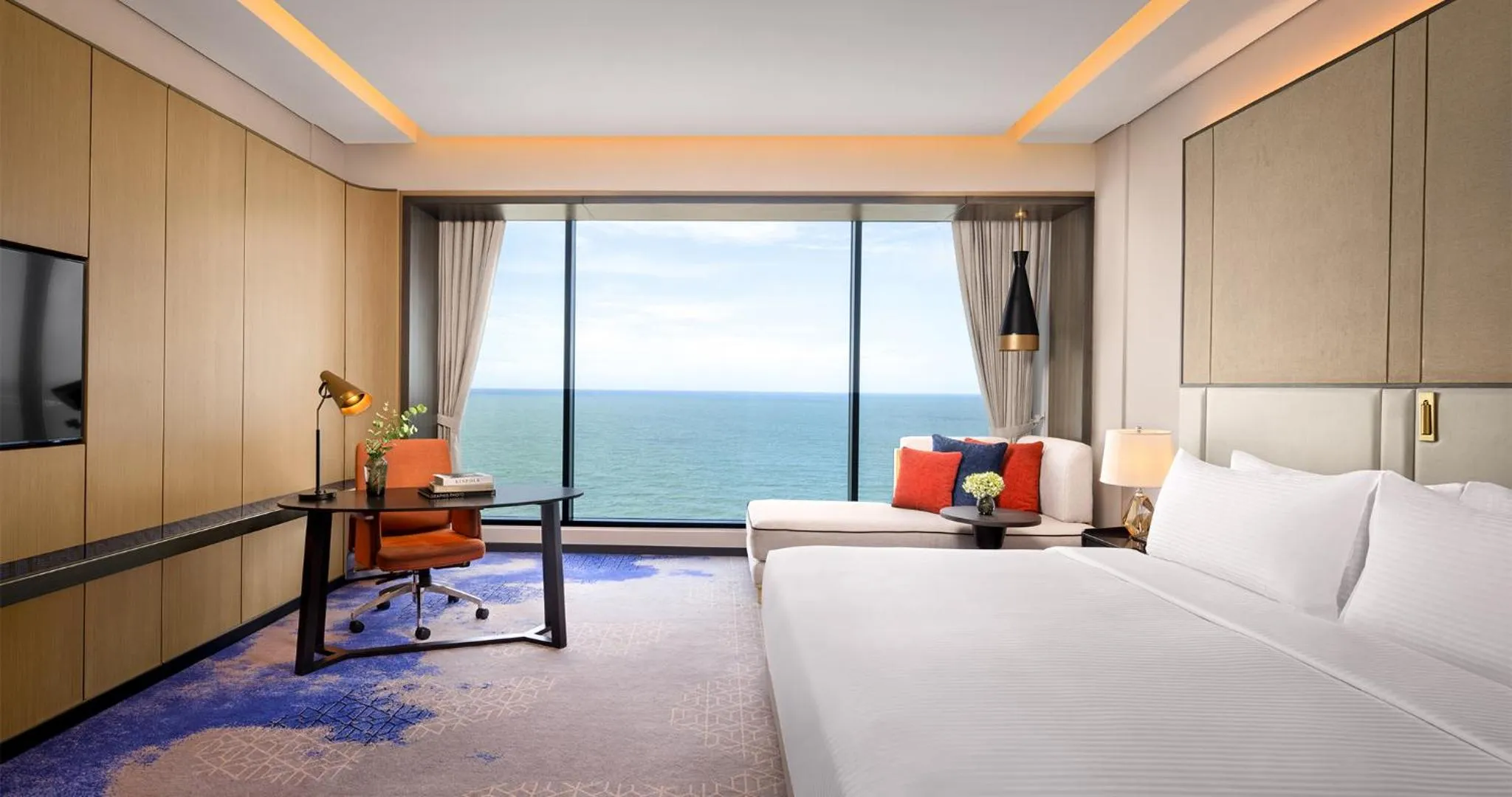 Club Deluxe Ocean View King in Amari Colombo, Sri Lanka