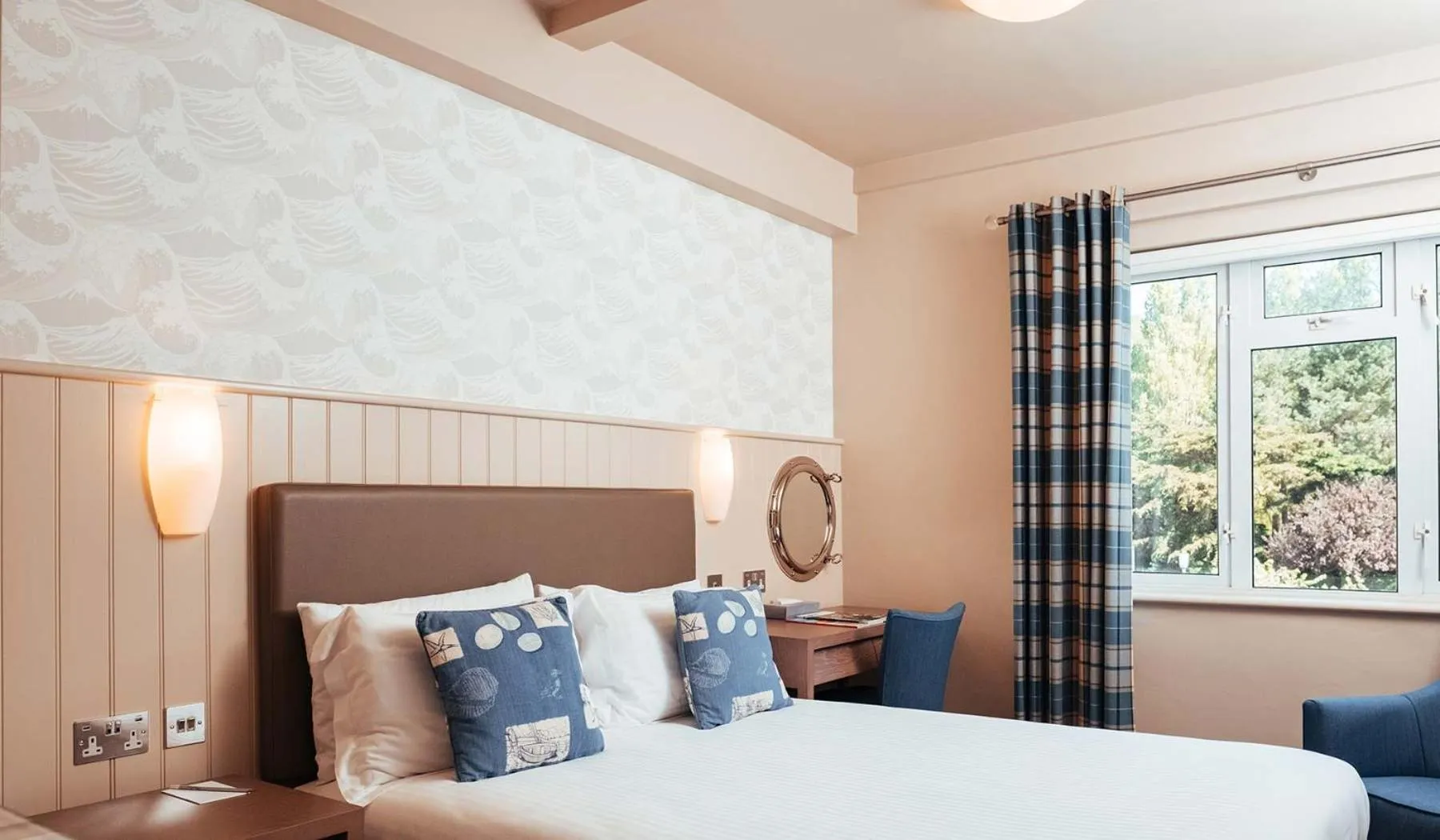 Single Room in Golden Sands