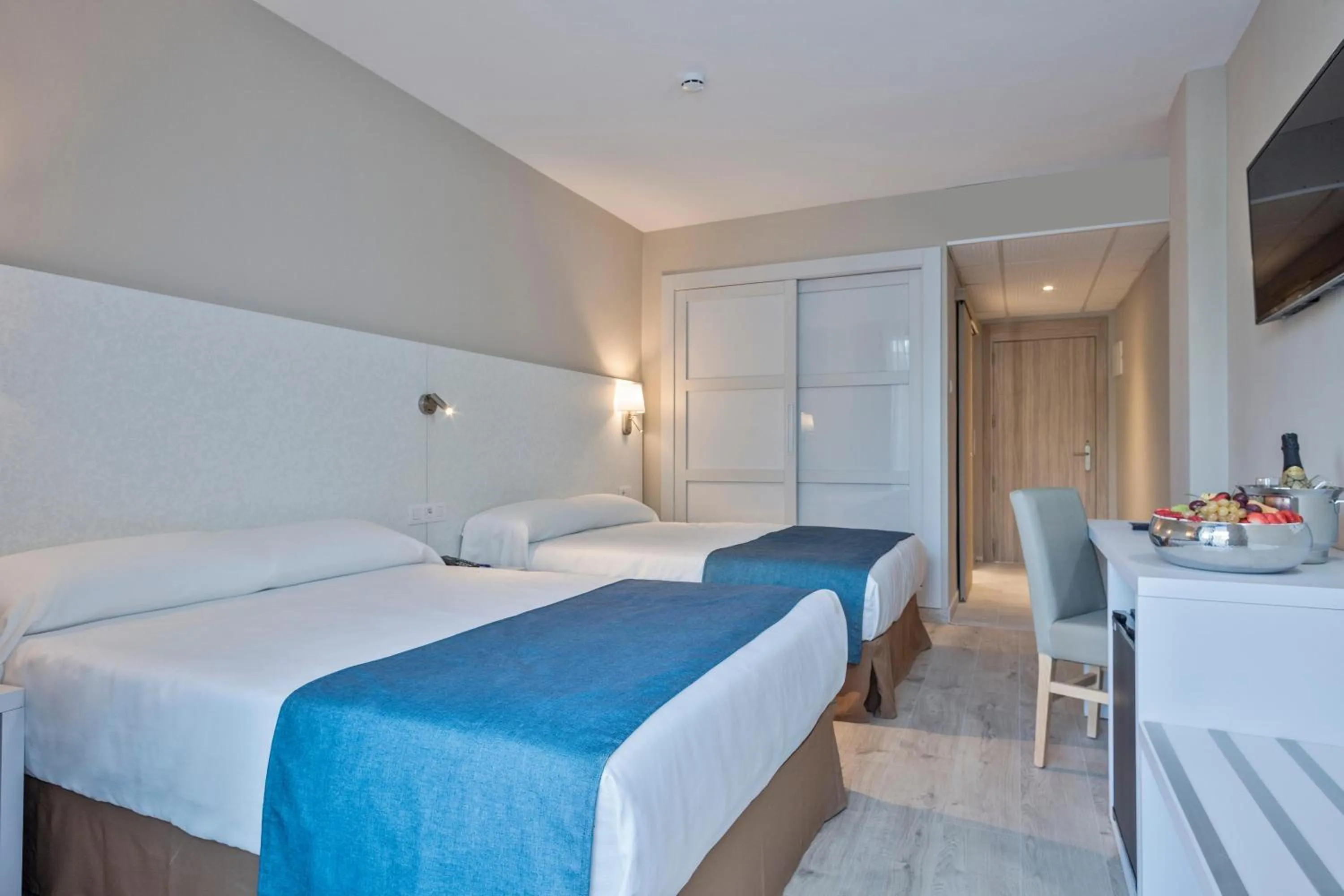 Double Room with Pool View (2 Adults + 1 Child) in Hotel Best Sol D´Or