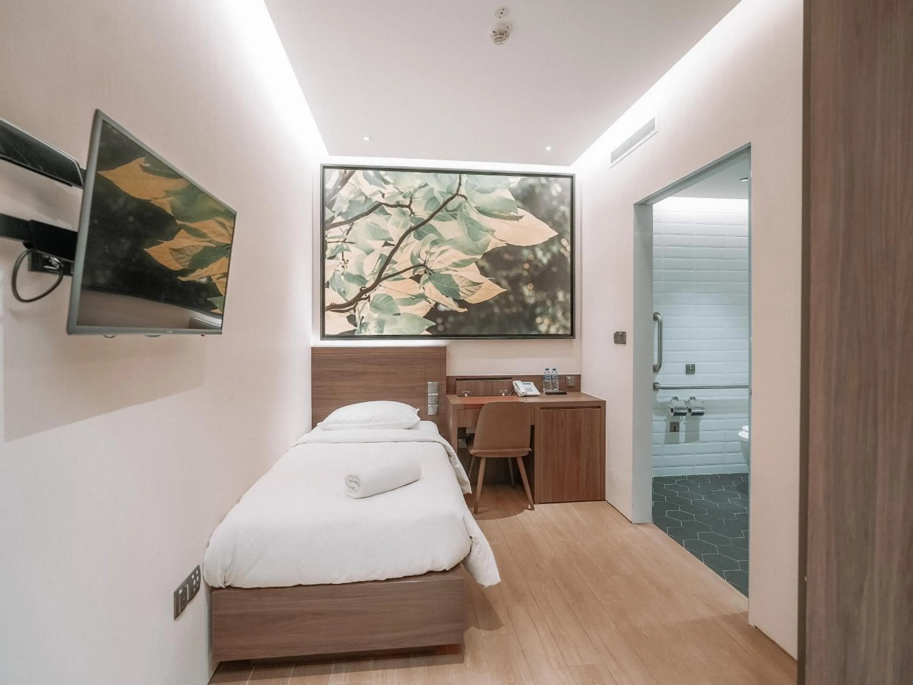 Deluxe Single, No Window in A Hotel Bugis