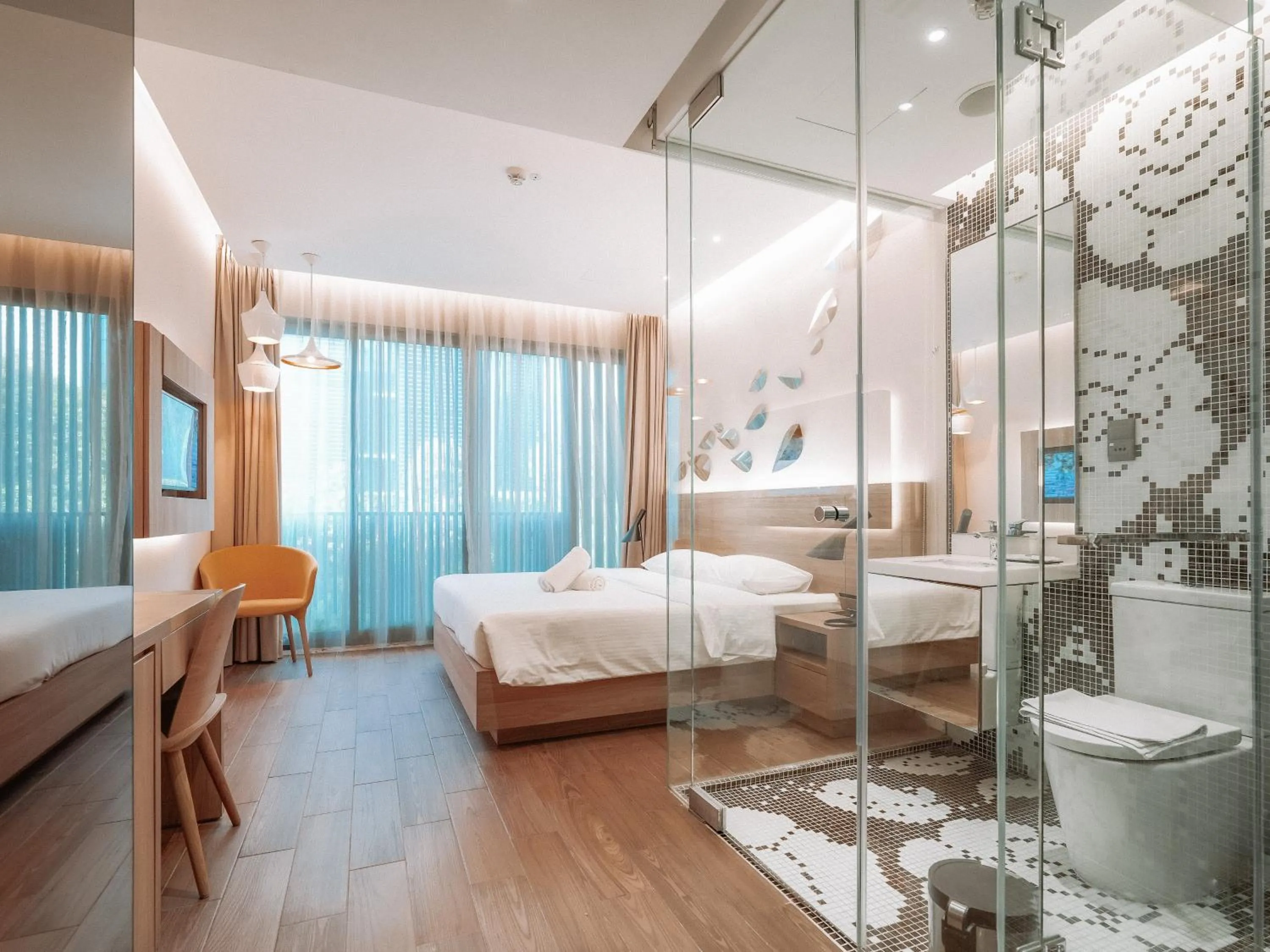 Premier King, Window in A Hotel Bugis