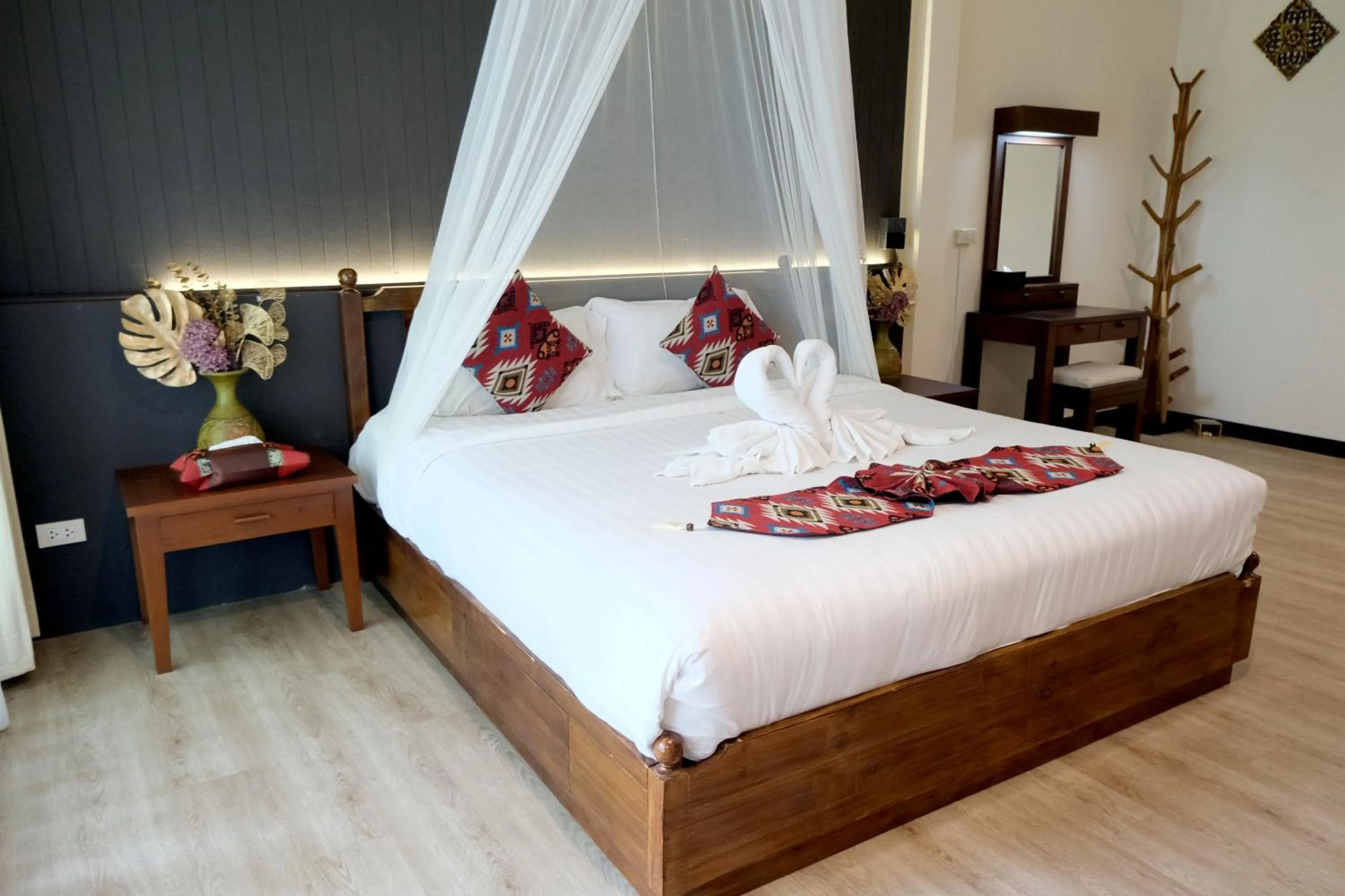 Deluxe King Room in Vimarn Kaew Village and Resort