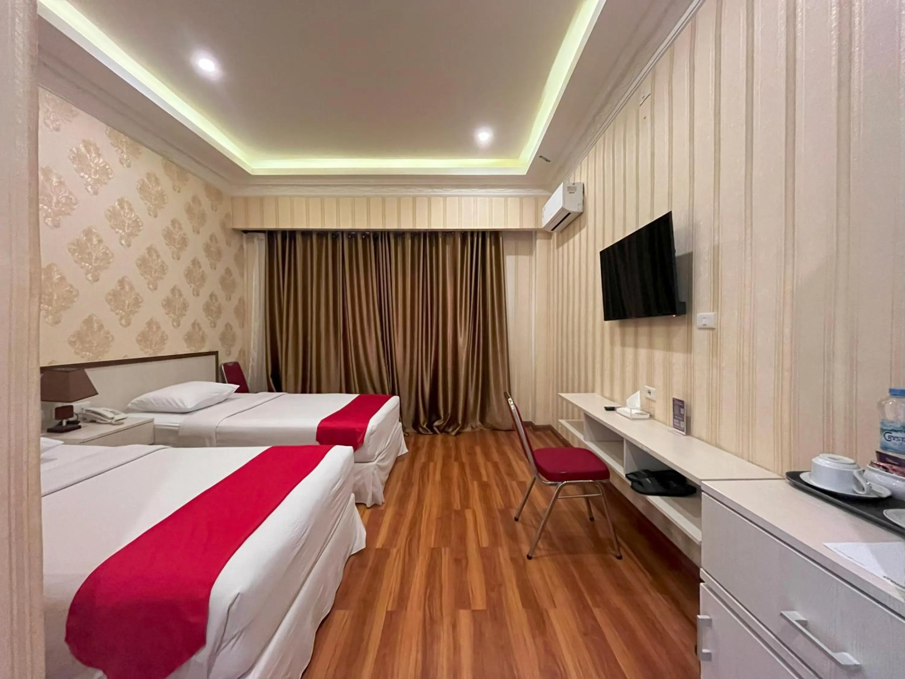 Standard Twin Room in Grand Tamaro Hotel