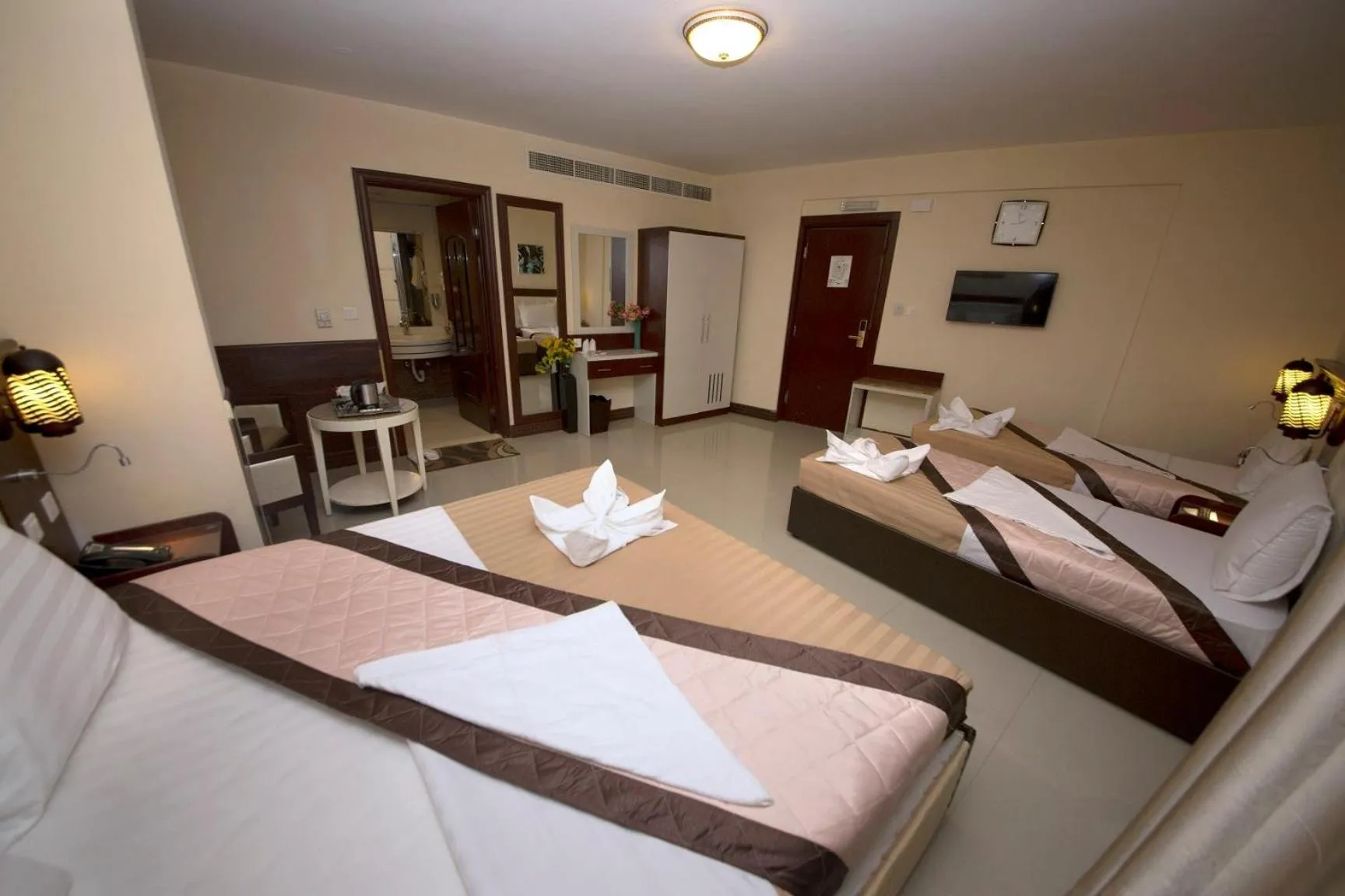 Quadruple Room in Mariana Hotel