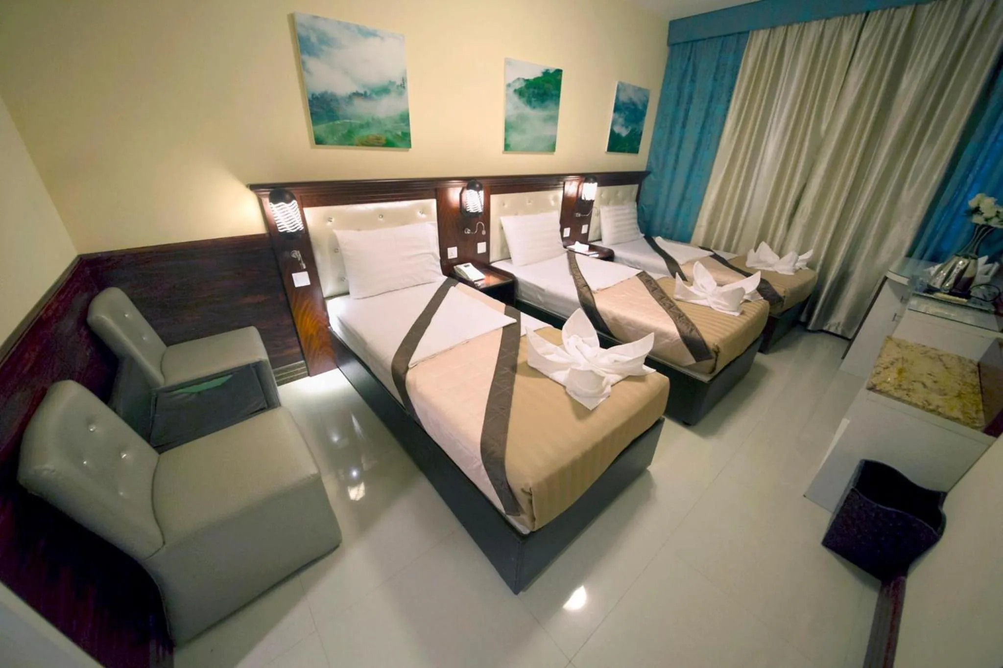 Triple Room in Mariana Hotel